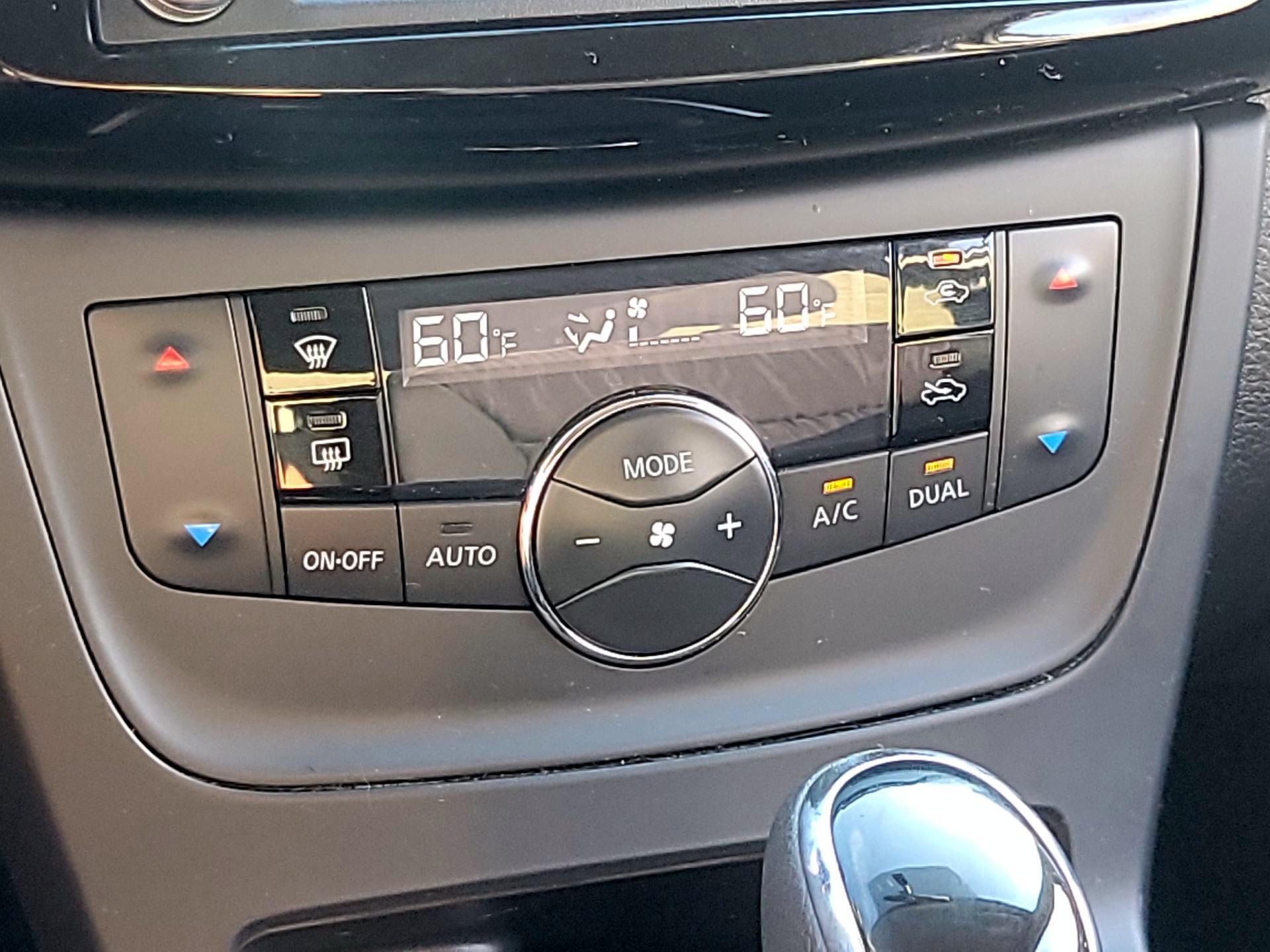 Thumbnail: 2019 Nissan Sentra - 16