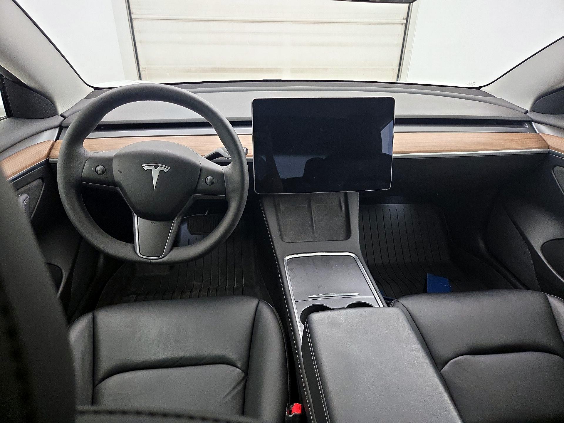 Thumbnail: 2021 Tesla Model 3 - 9