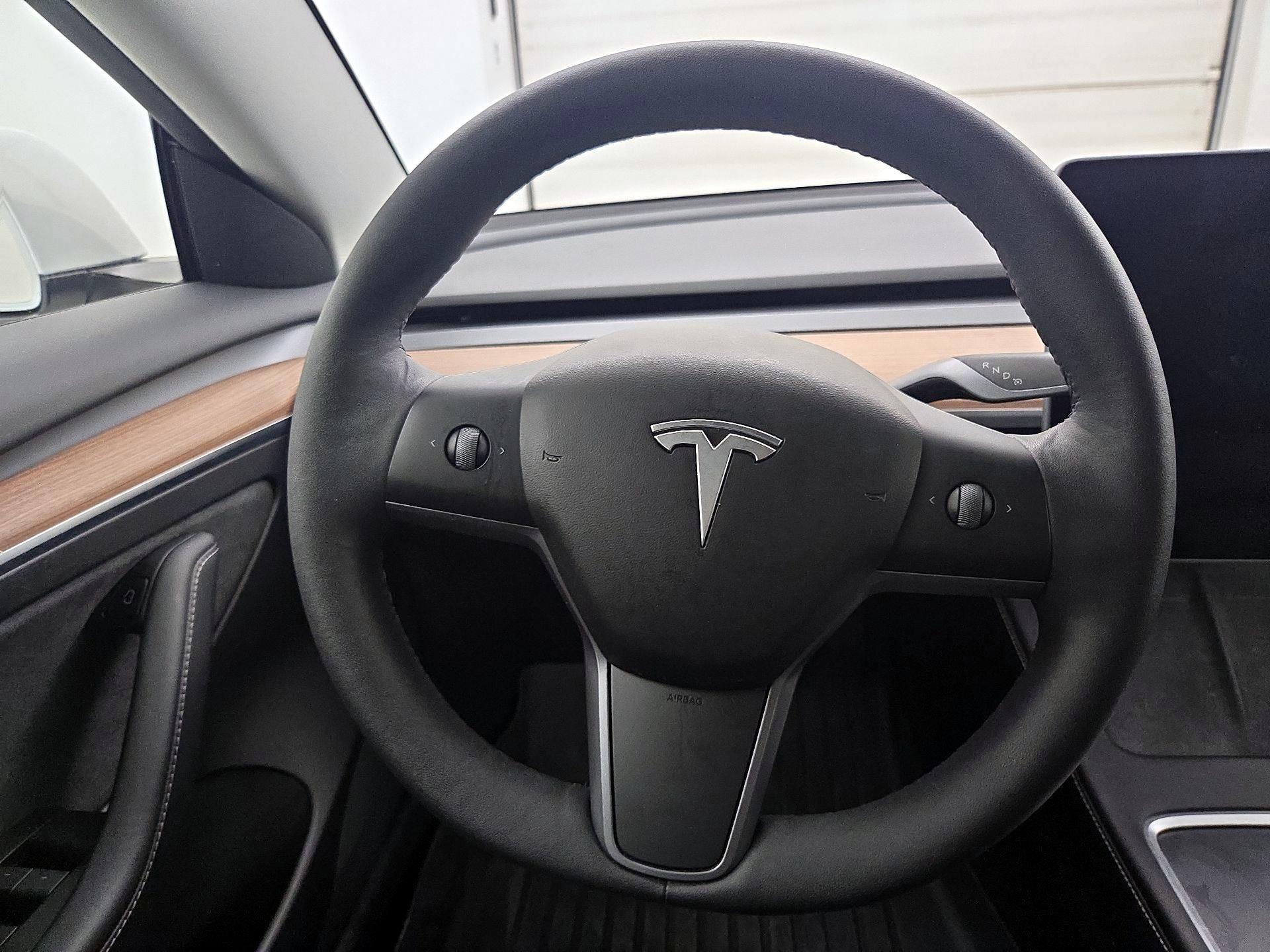 Thumbnail: 2021 Tesla Model 3 - 10