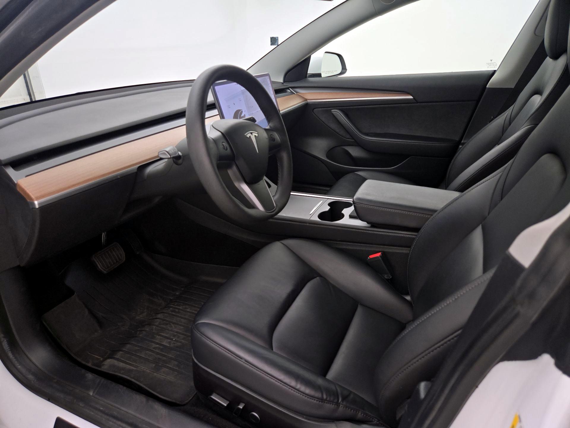 Thumbnail: 2021 Tesla Model 3 - 11