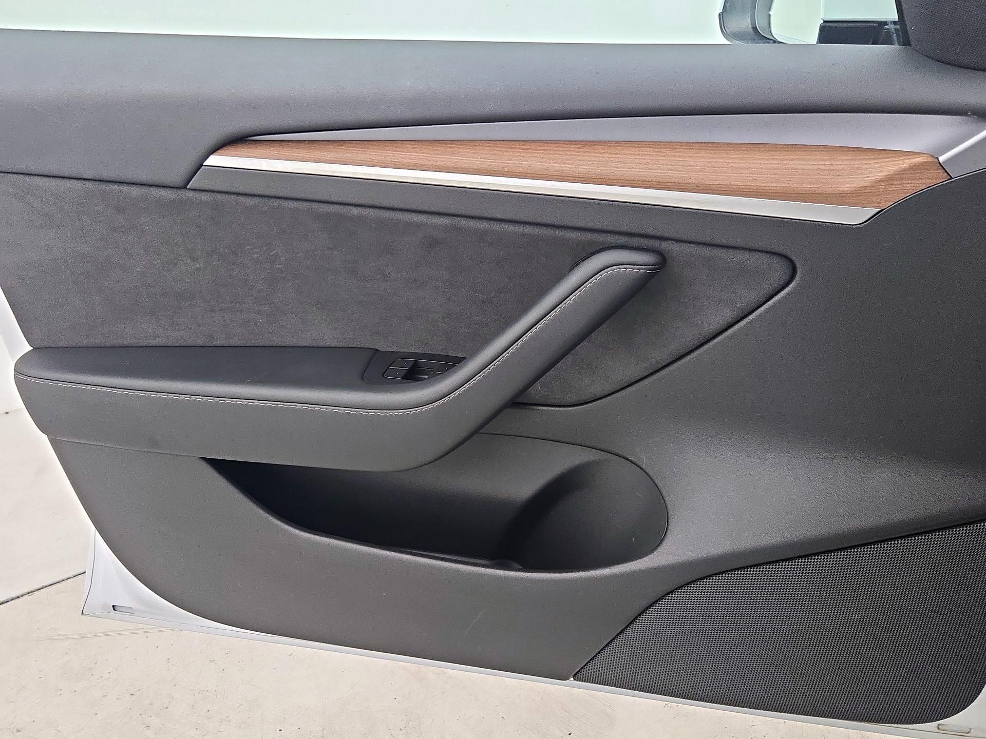 Thumbnail: 2021 Tesla Model 3 - 12