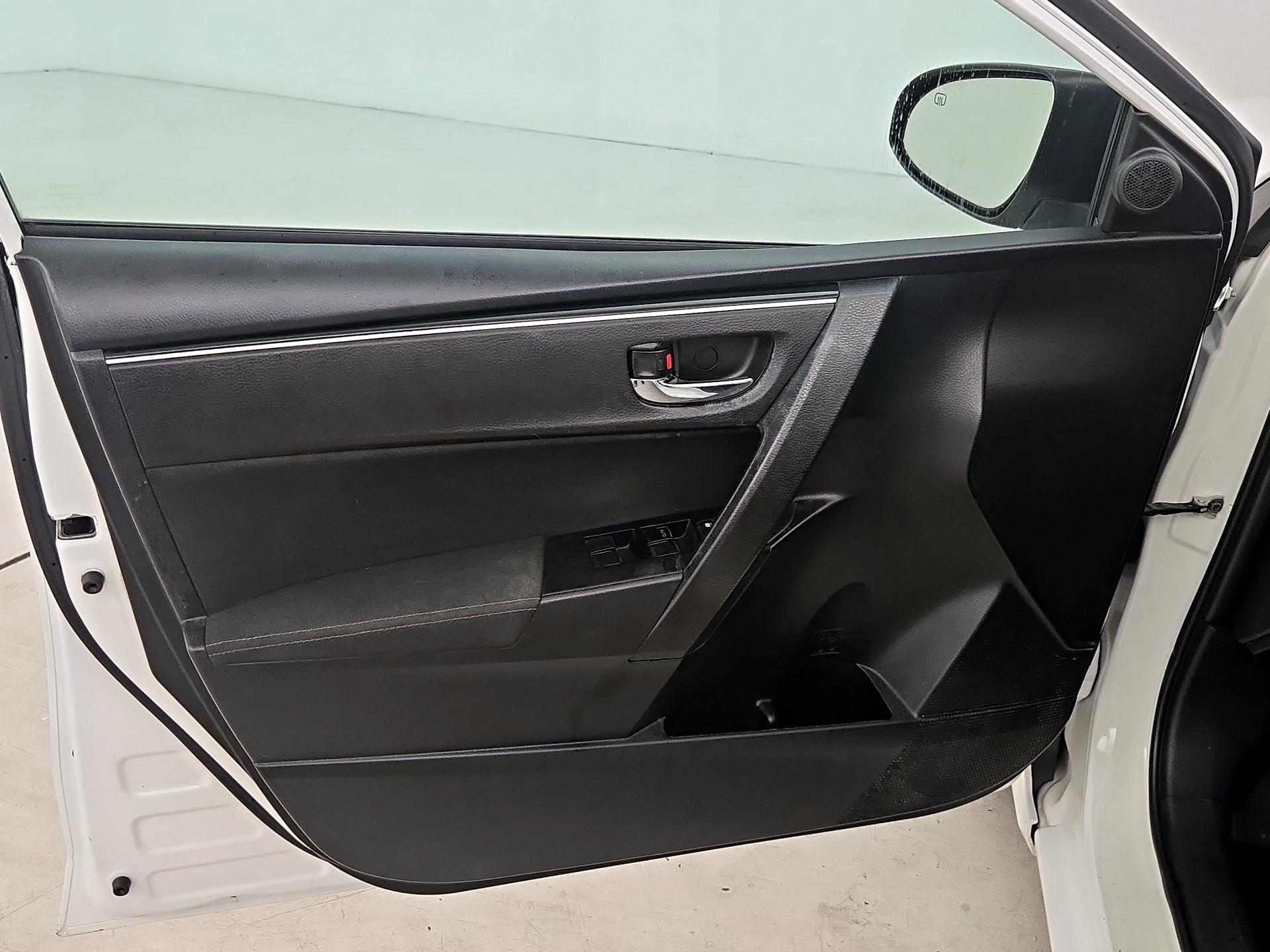 Thumbnail: 2018 Toyota Corolla - 12