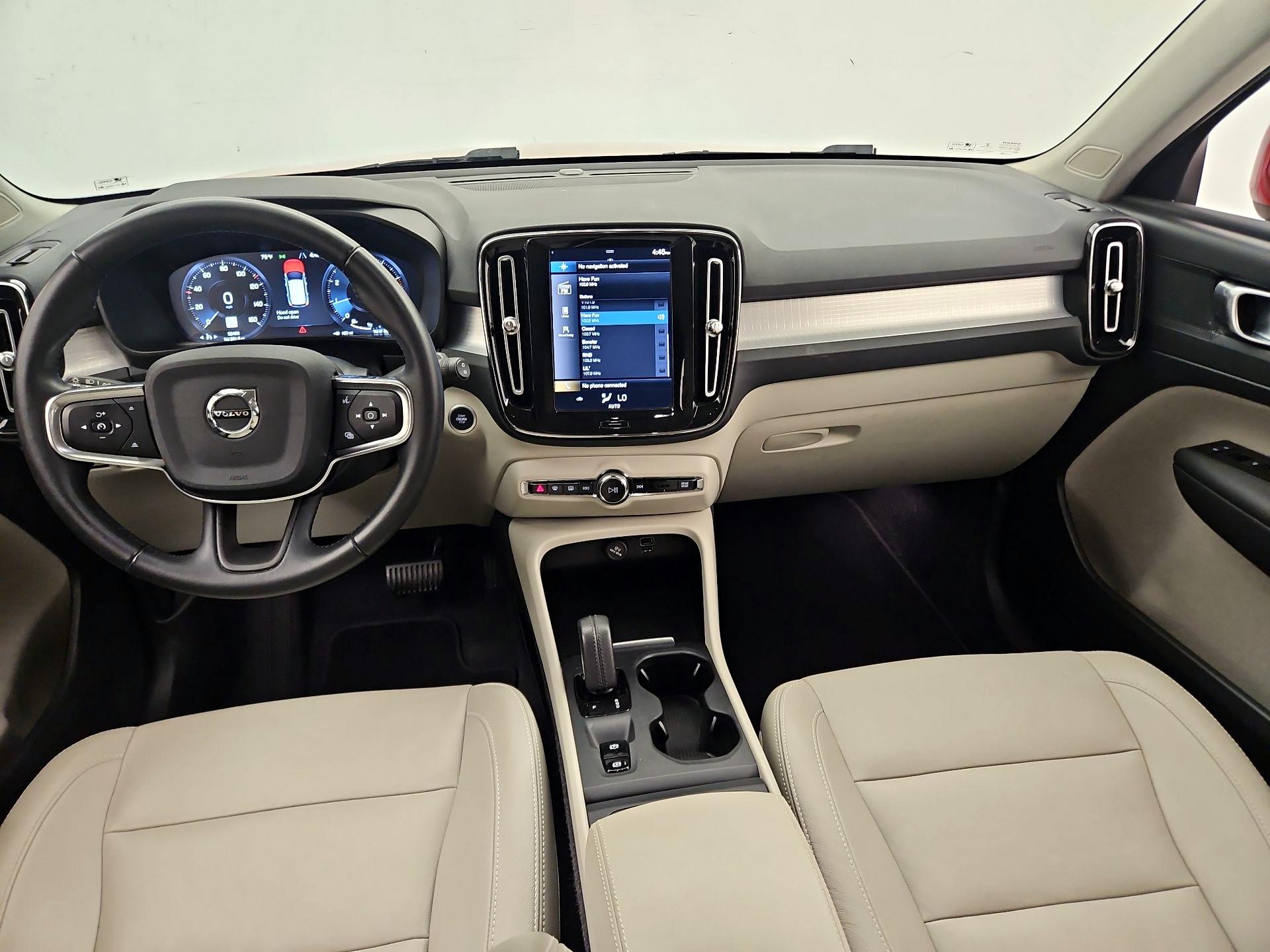 Thumbnail: 2021 Volvo XC40 - 9