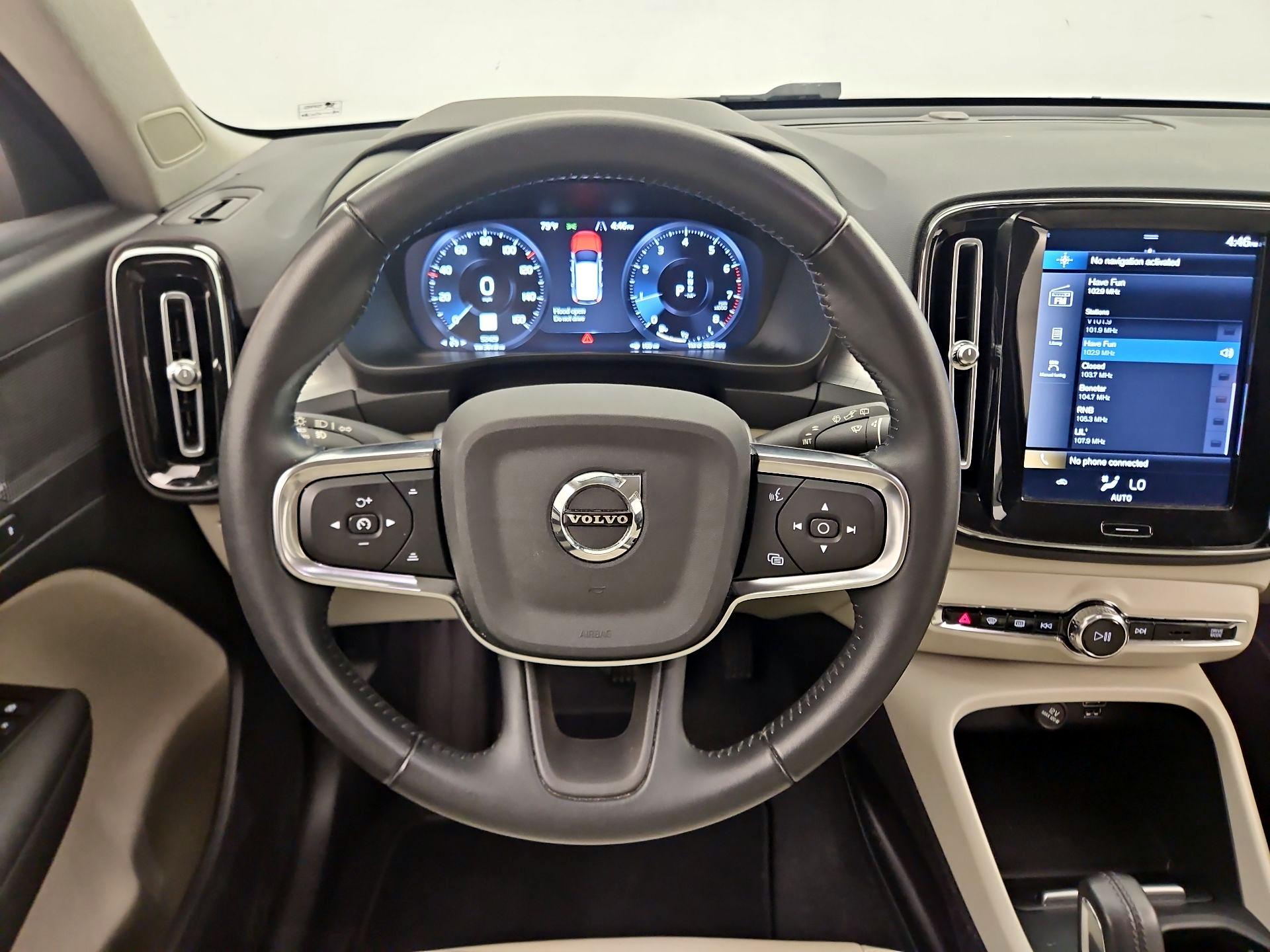 Thumbnail: 2021 Volvo XC40 - 10