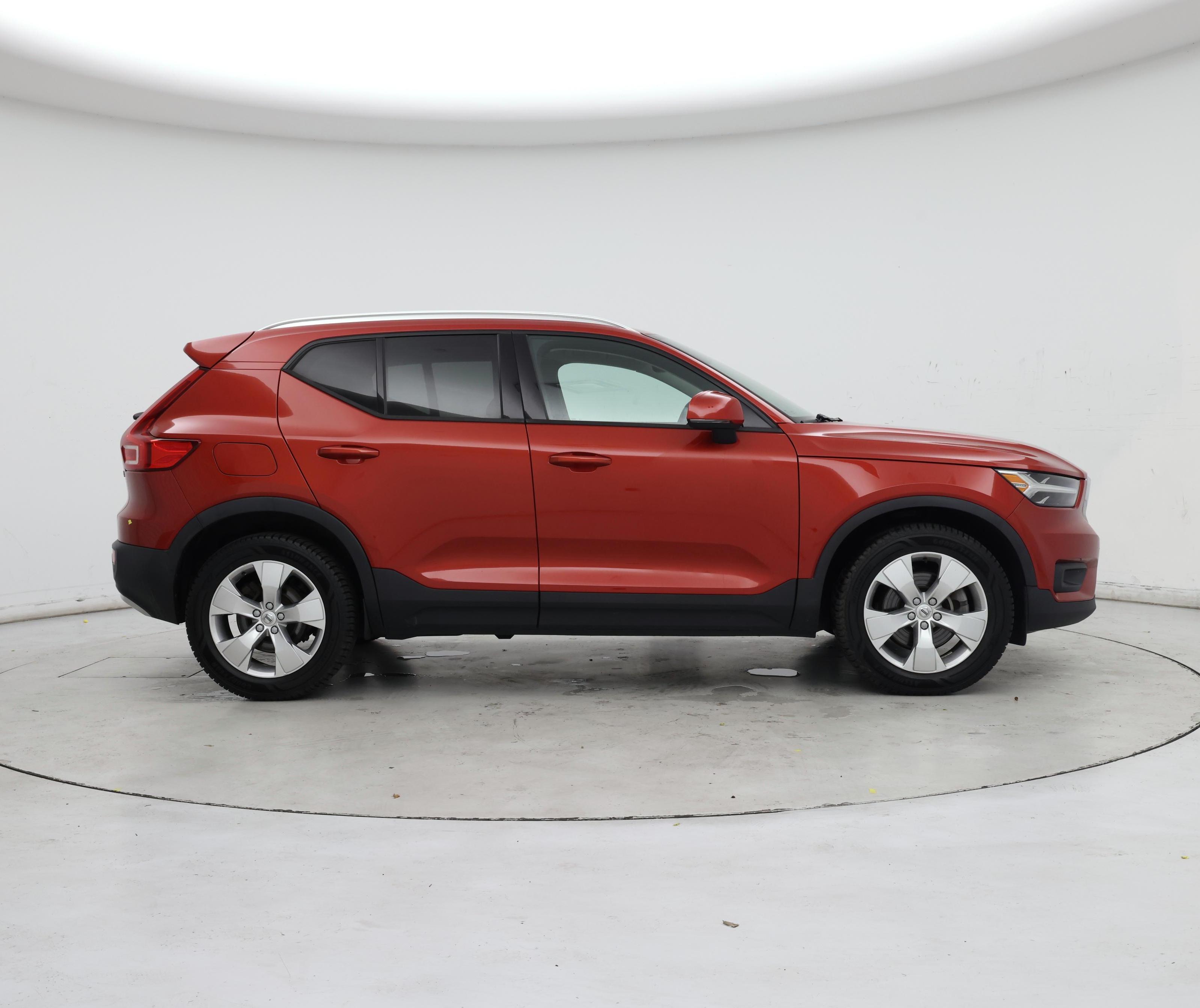 Thumbnail: 2021 Volvo XC40 - 7
