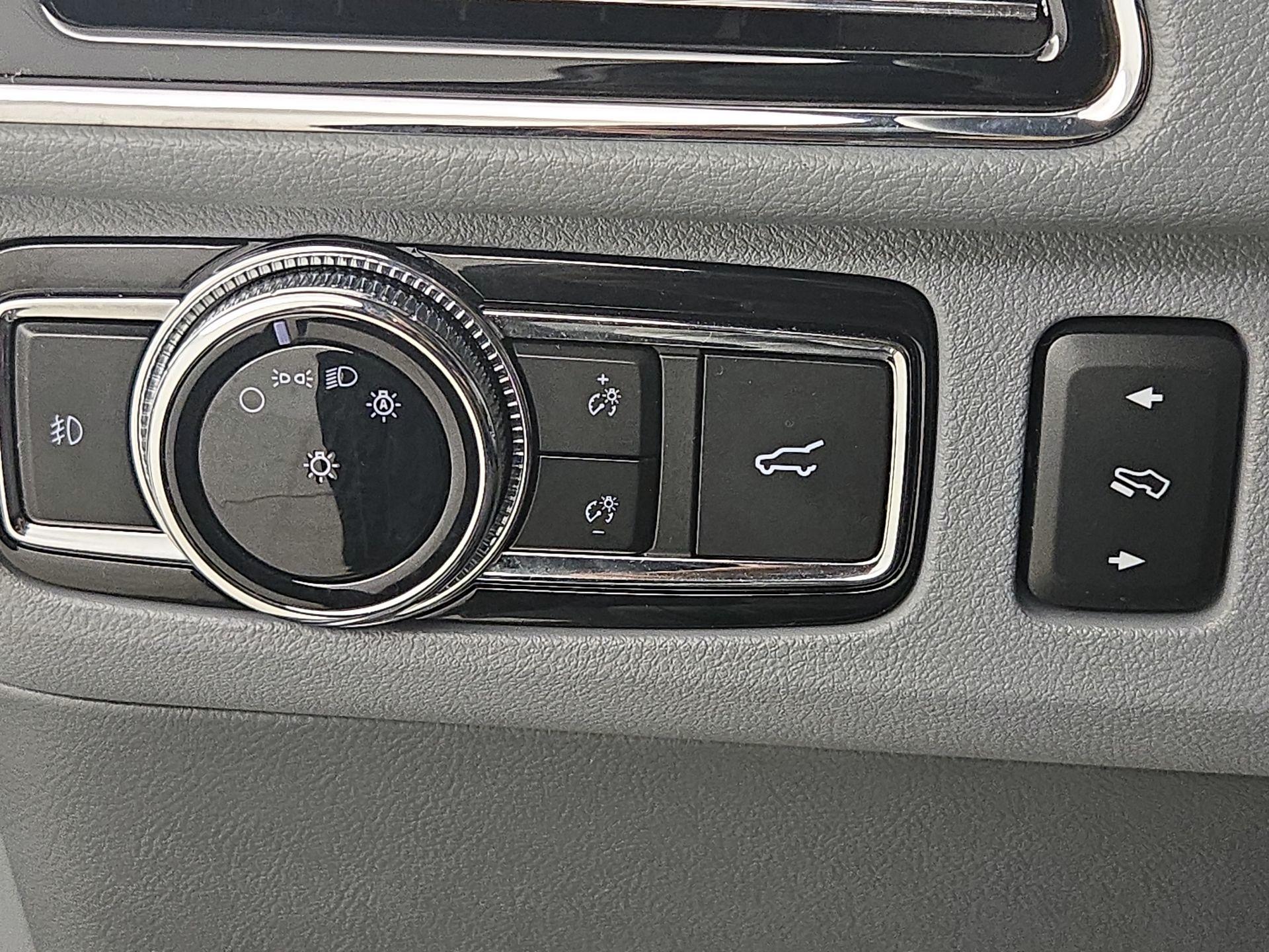 Thumbnail: 2018 Lincoln Navigator L - 13
