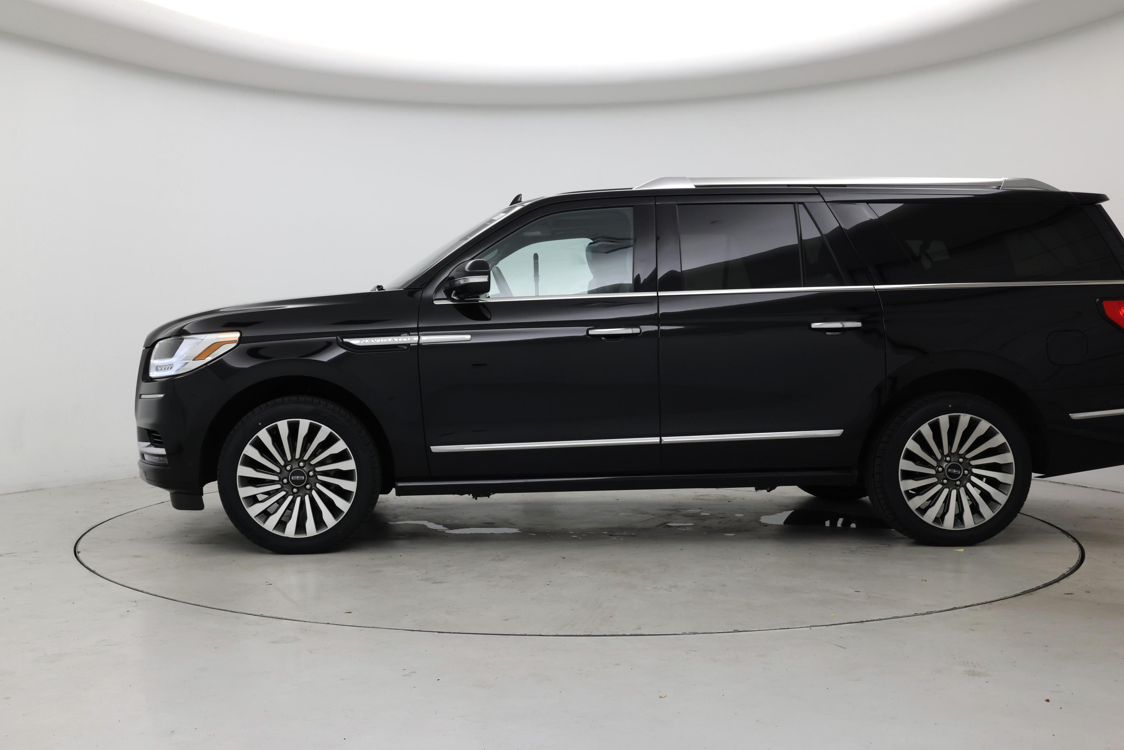 Thumbnail: 2018 Lincoln Navigator L - 3