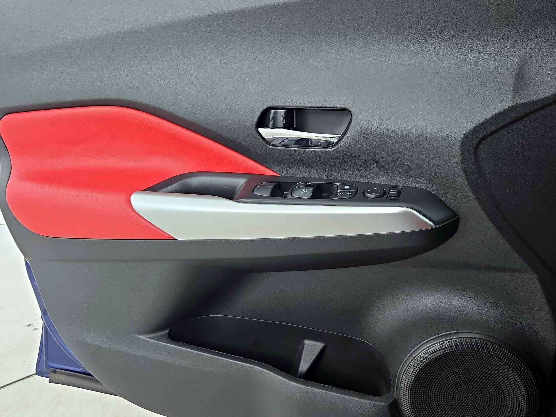 Thumbnail: 2019 Nissan Kicks - 12
