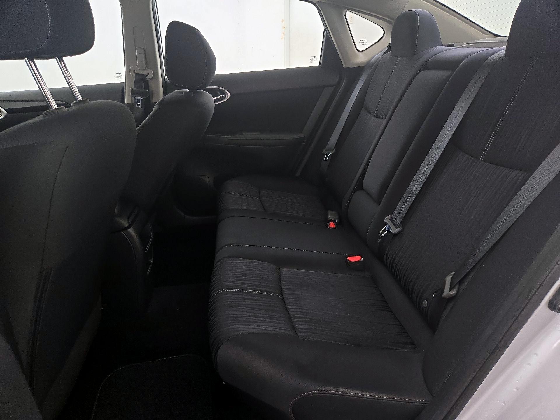 Thumbnail: 2016 Nissan Sentra - 18
