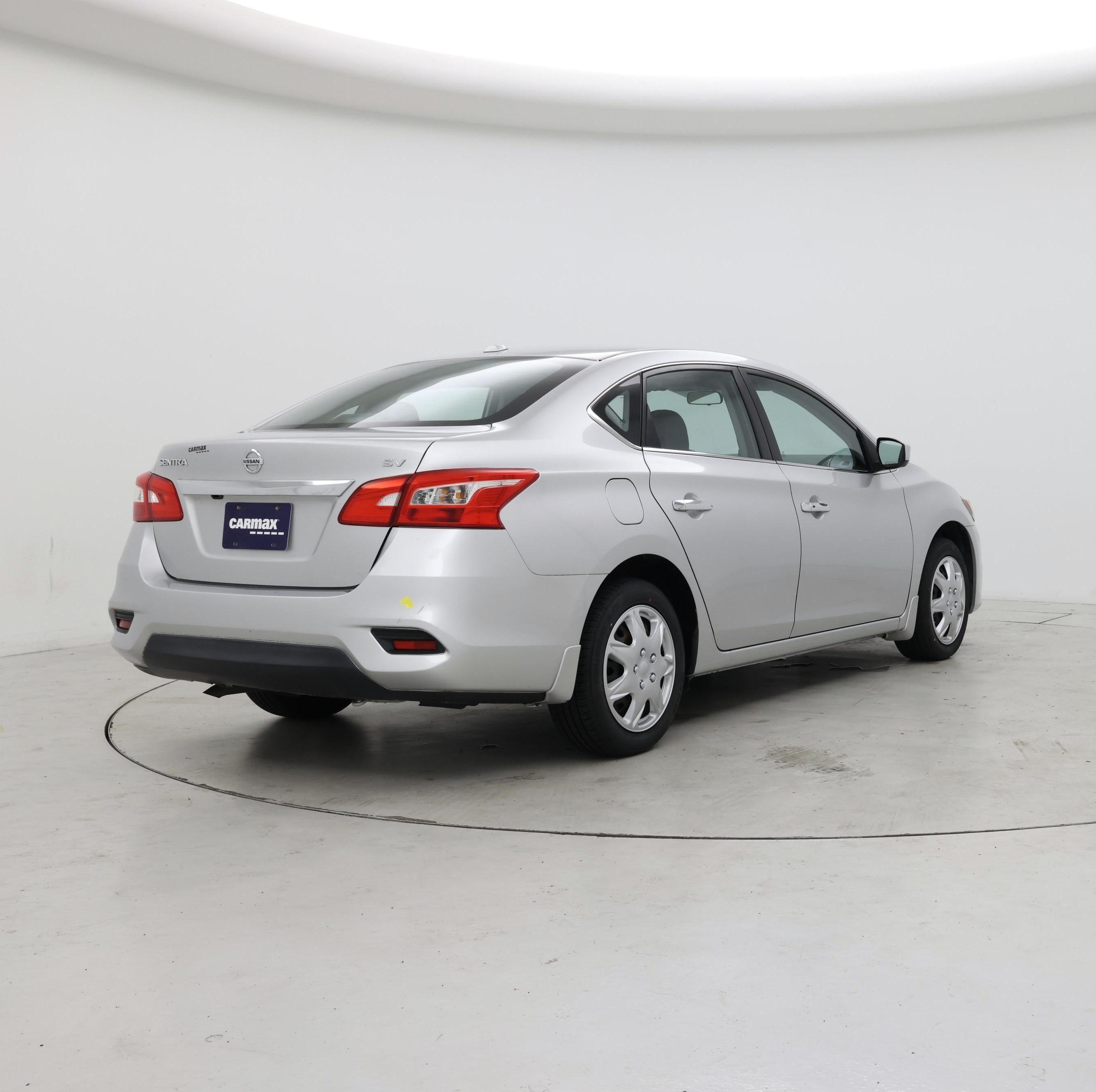 Thumbnail: 2016 Nissan Sentra - 8