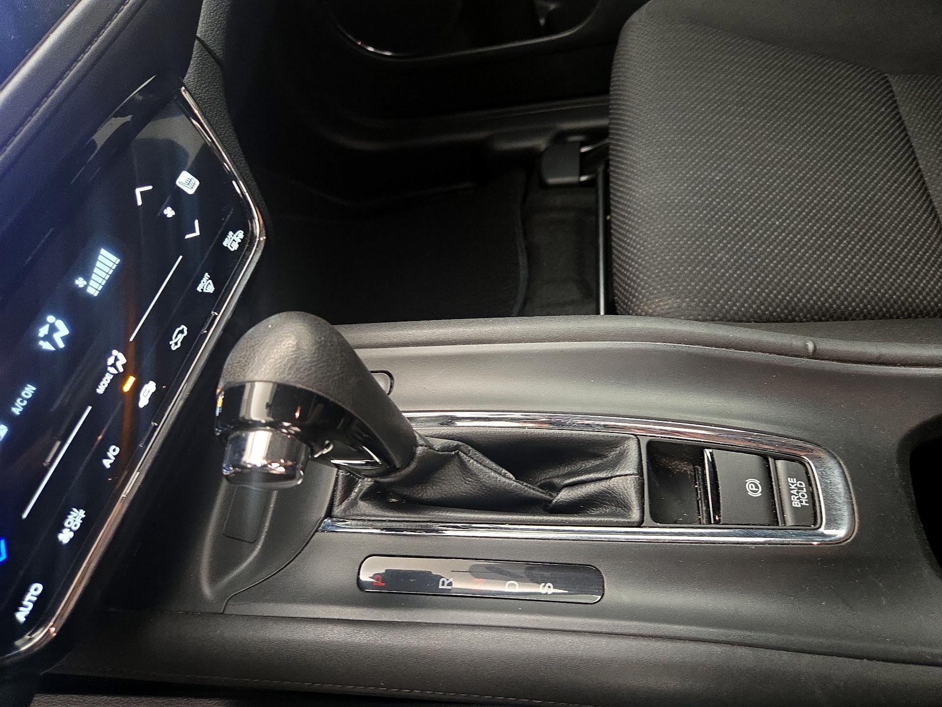 Thumbnail: 2017 Honda HR-V - 17