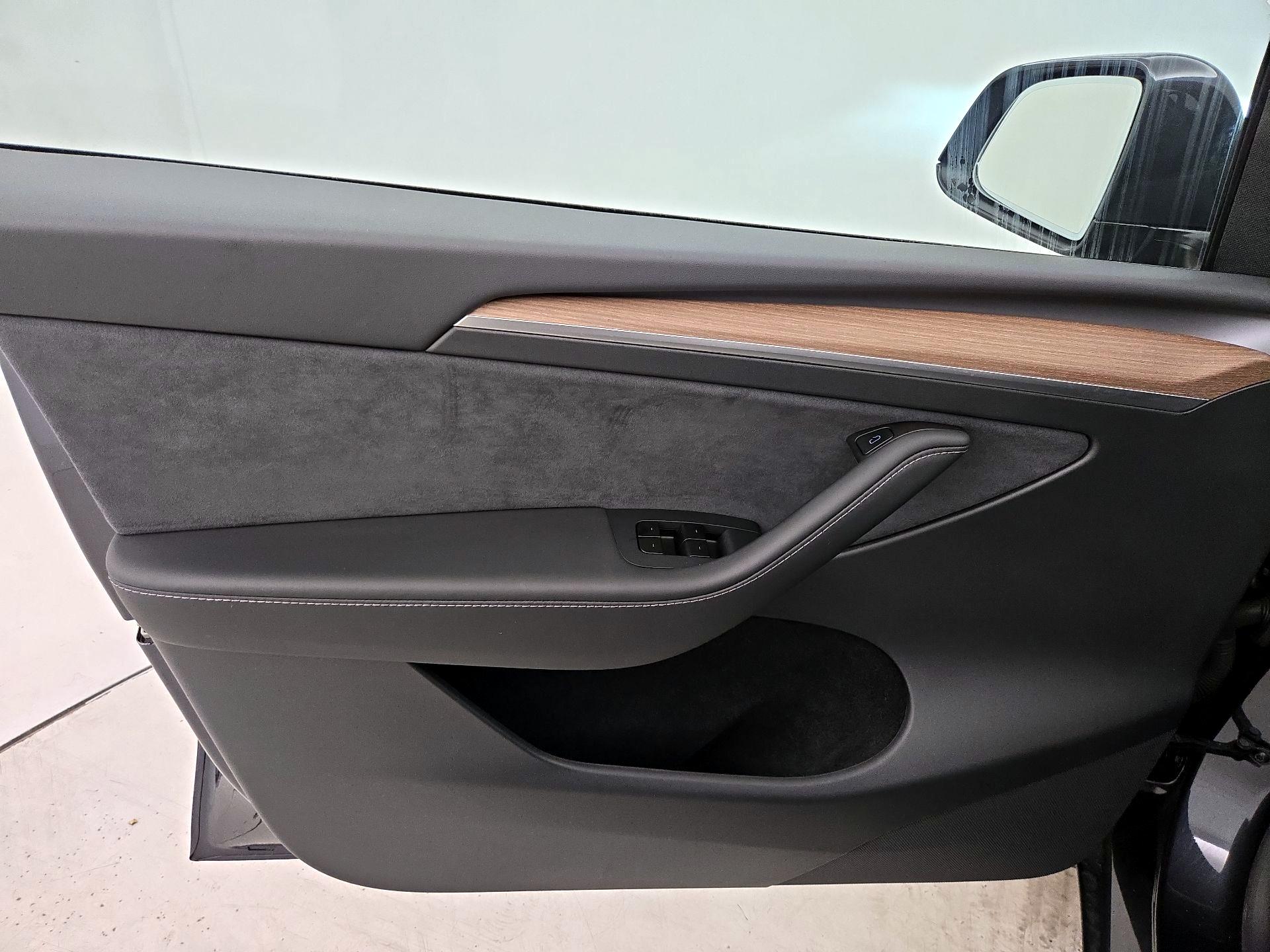 Thumbnail: 2025 Tesla Model Y - 12