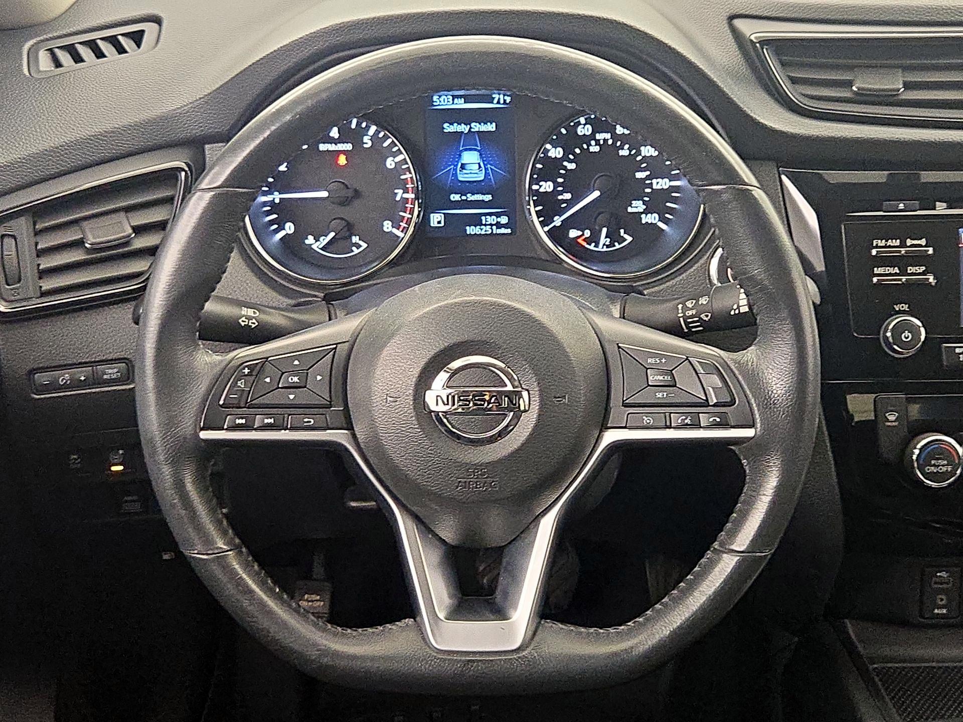 Thumbnail: 2017 Nissan Rogue - 10