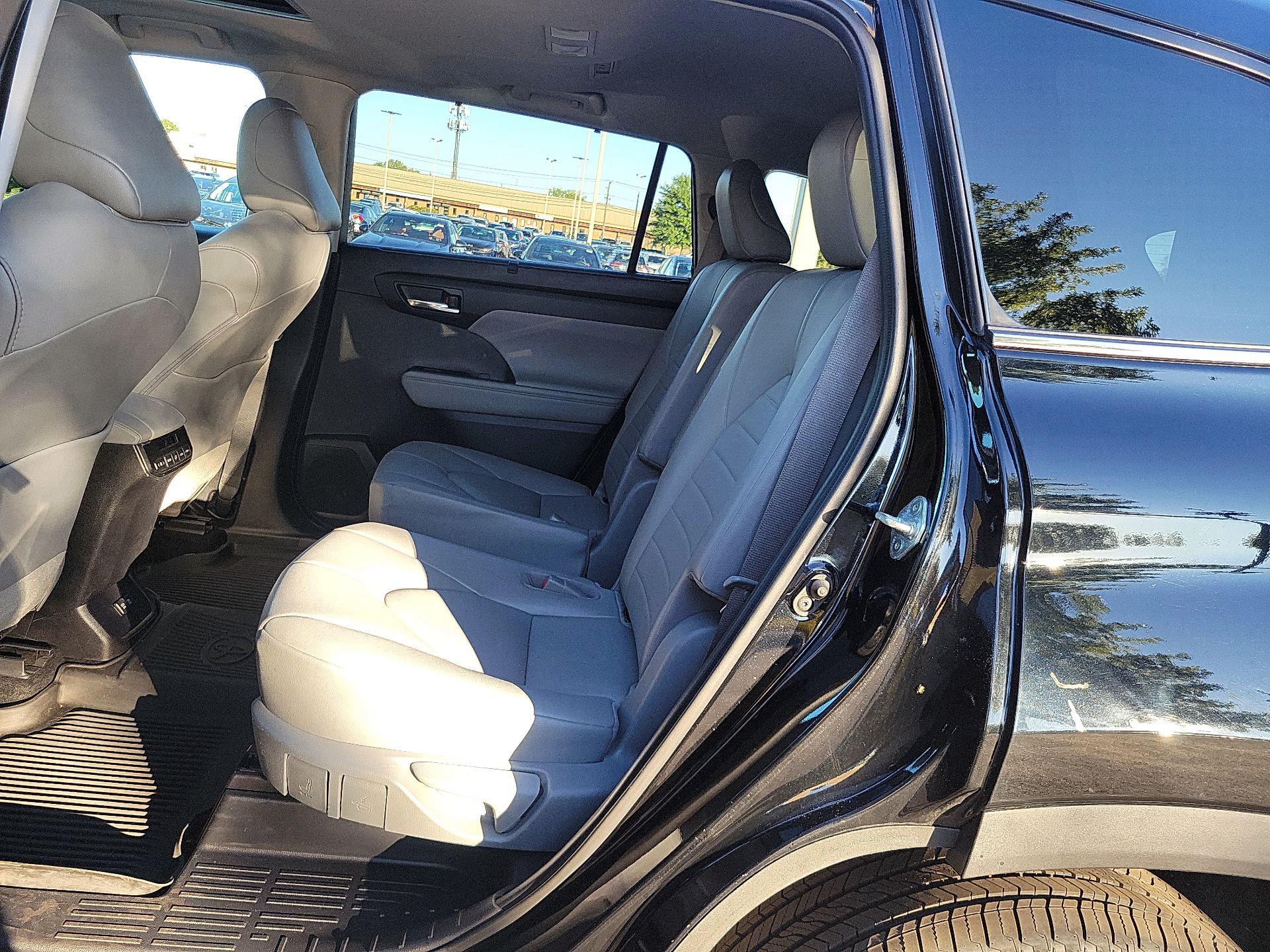 Thumbnail: 2021 Toyota Highlander - 18