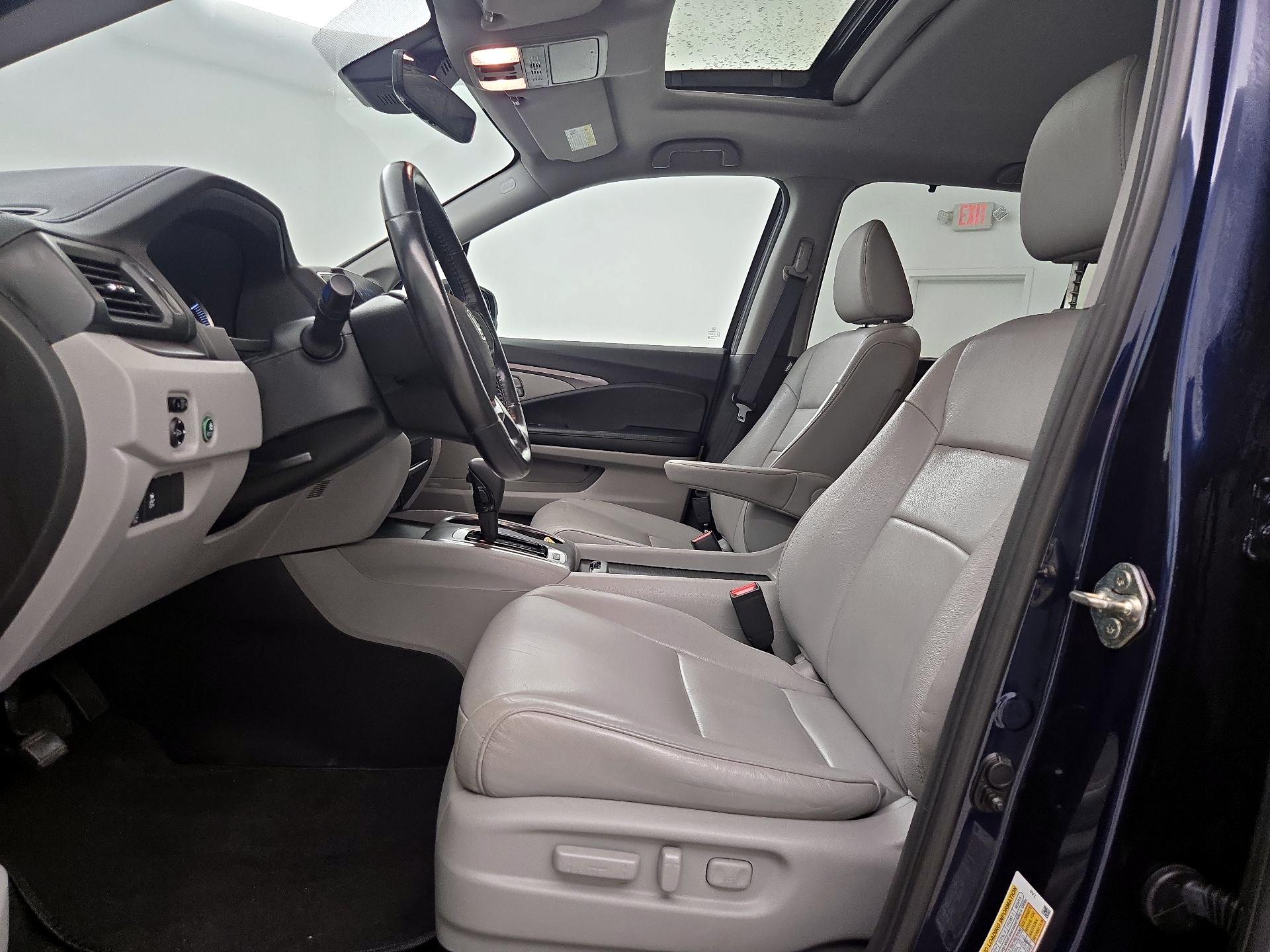 Thumbnail: 2019 Honda Pilot - 11