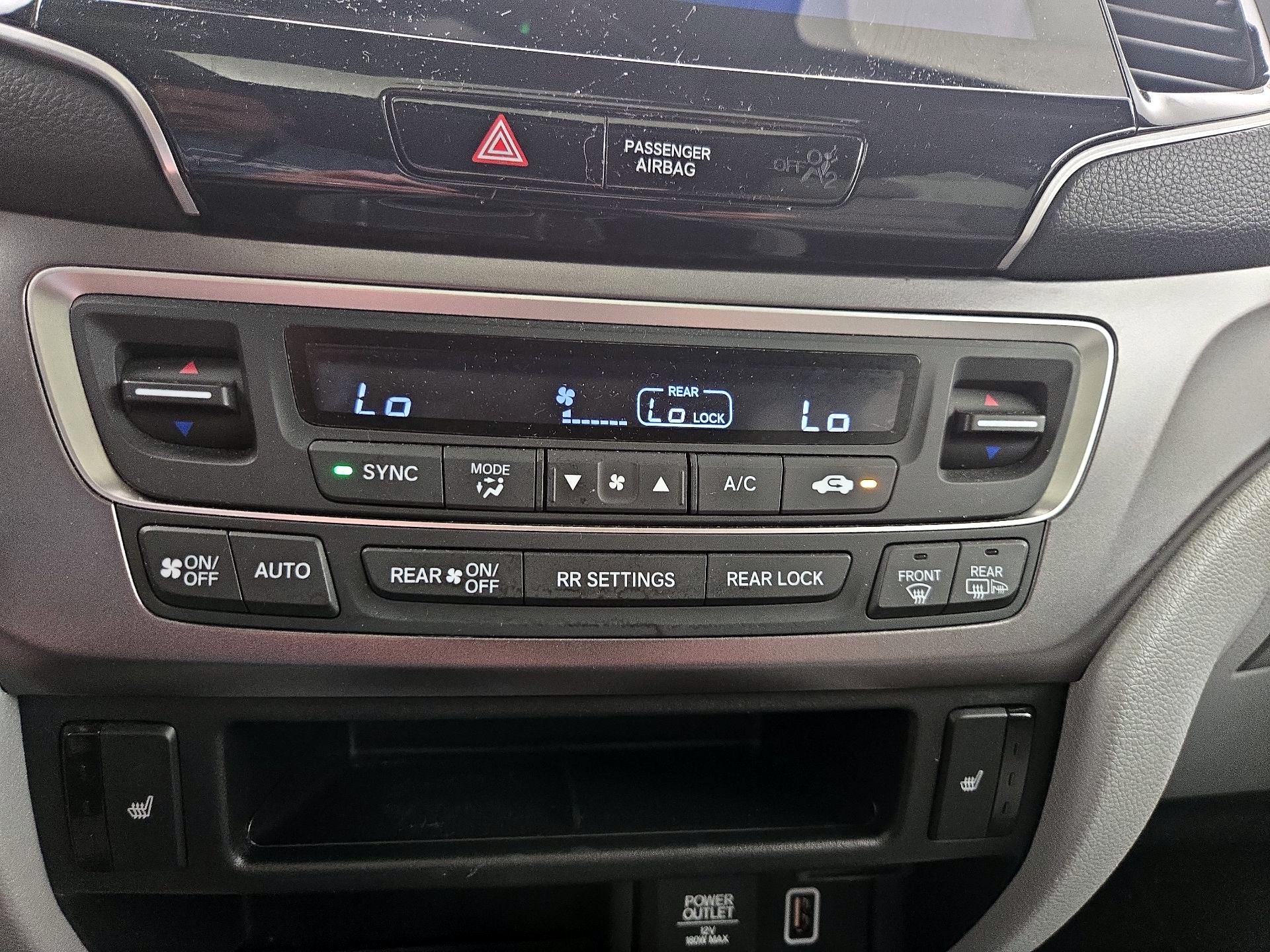 Thumbnail: 2019 Honda Pilot - 16