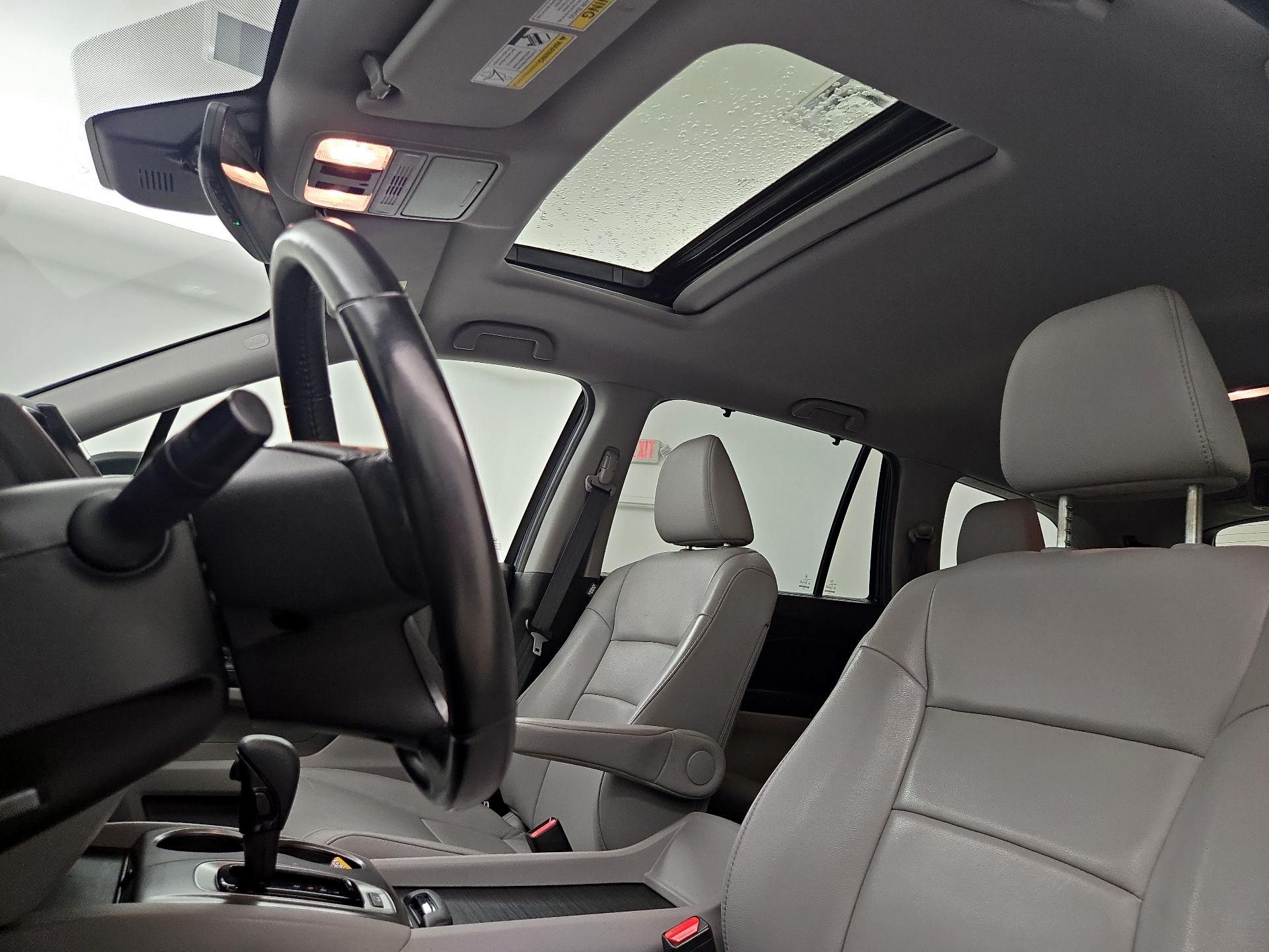 Thumbnail: 2019 Honda Pilot - 19