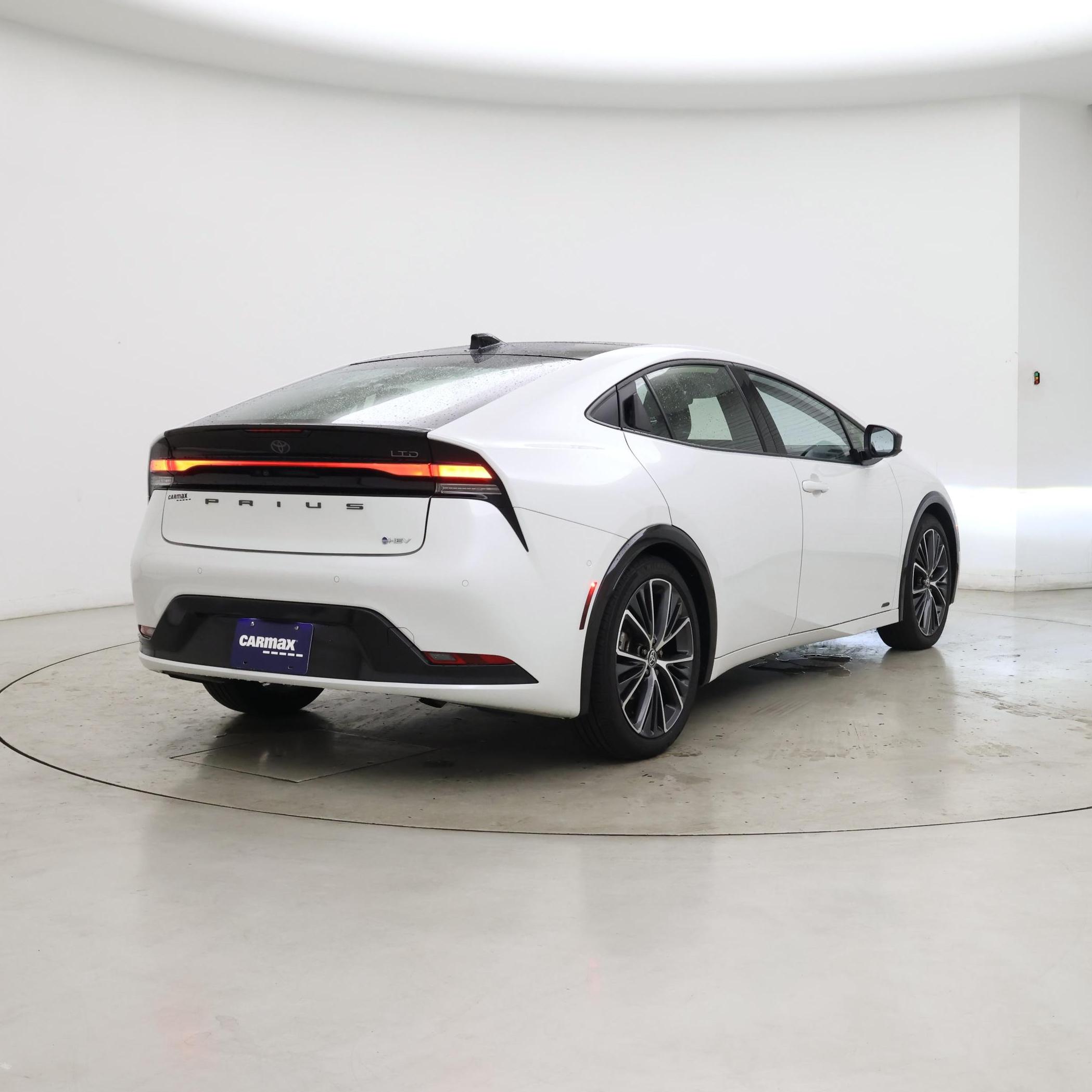 Thumbnail: 2024 Toyota Prius - 8
