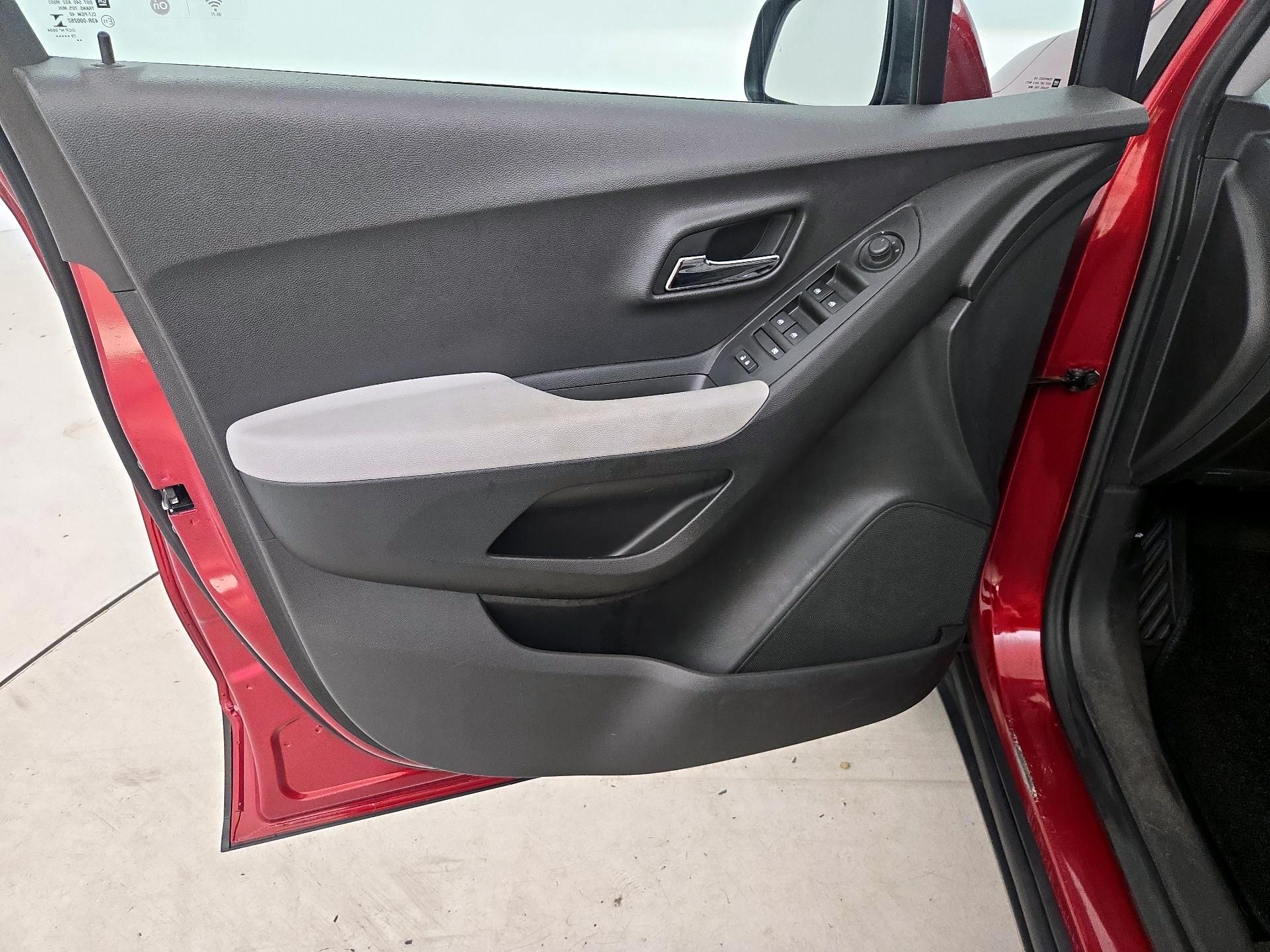 Thumbnail: 2020 Chevrolet Trax - 12
