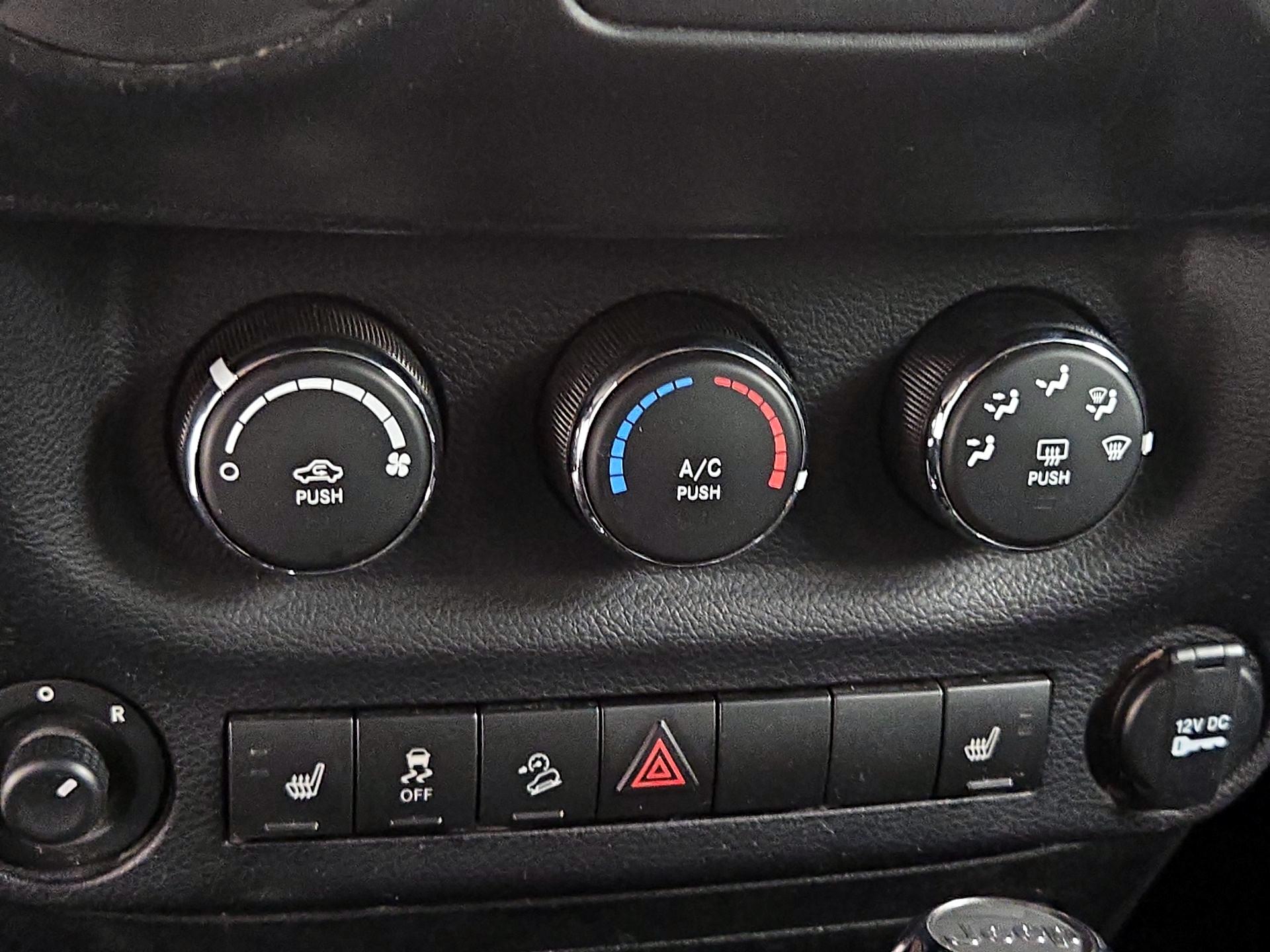 Thumbnail: 2017 Jeep Wrangler - 14