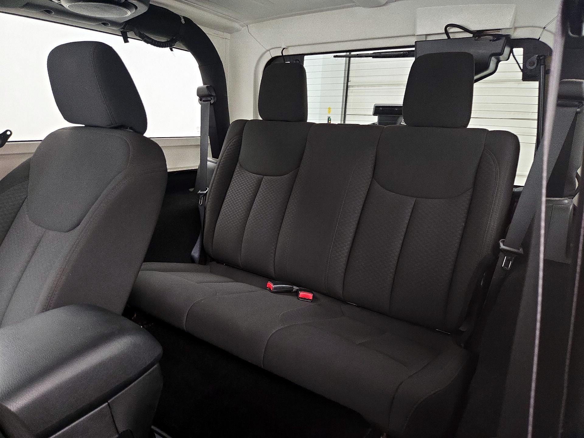 Thumbnail: 2014 Jeep Wrangler - 17