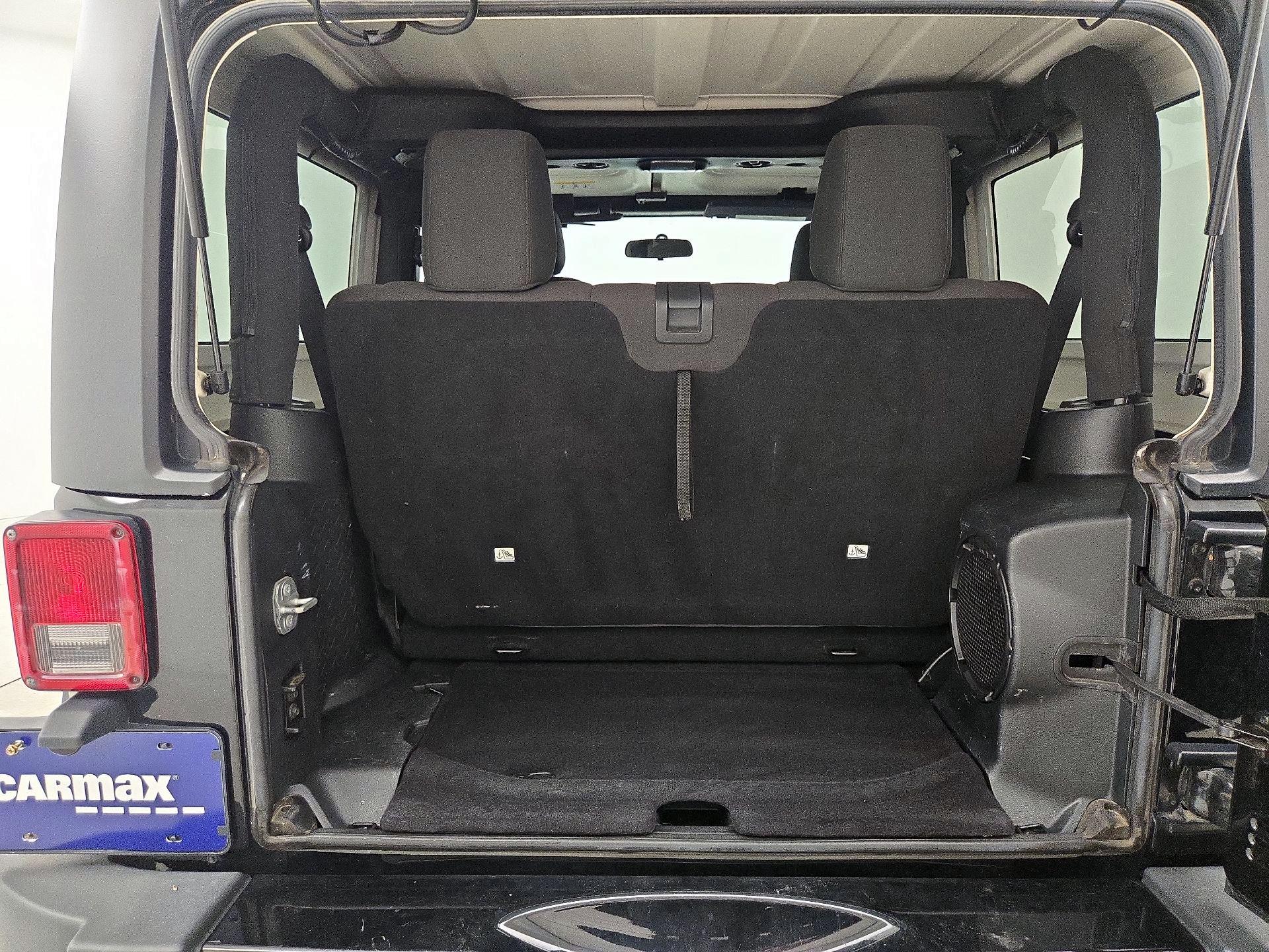 Thumbnail: 2014 Jeep Wrangler - 18