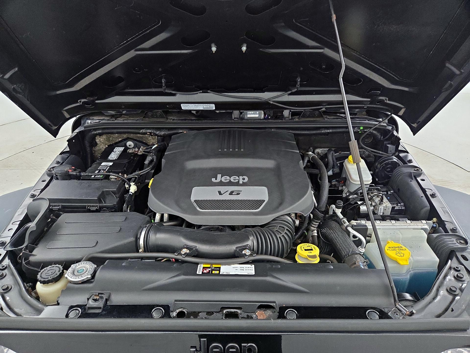Thumbnail: 2014 Jeep Wrangler - 19