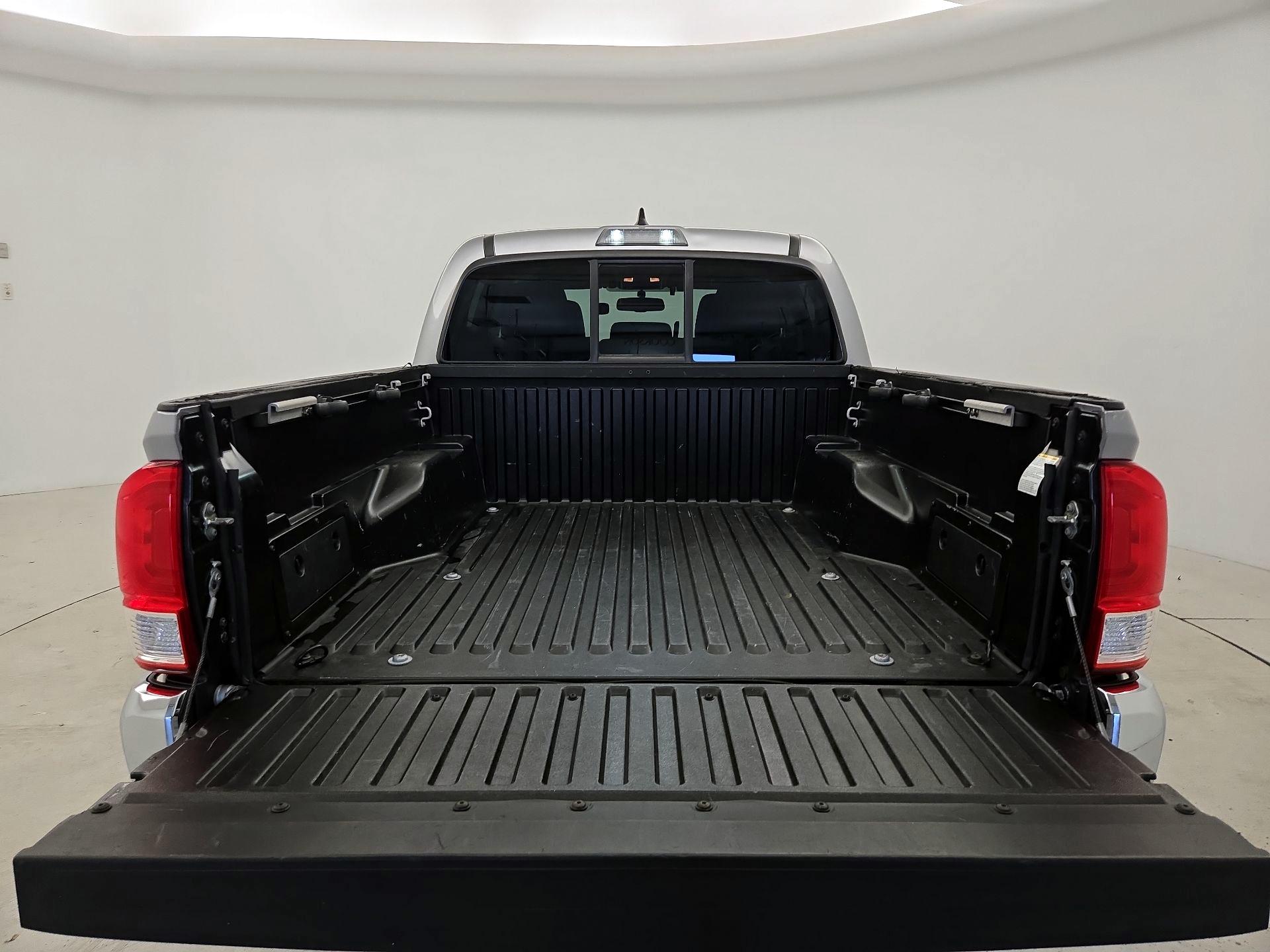 Thumbnail: 2017 Toyota Tacoma - 20