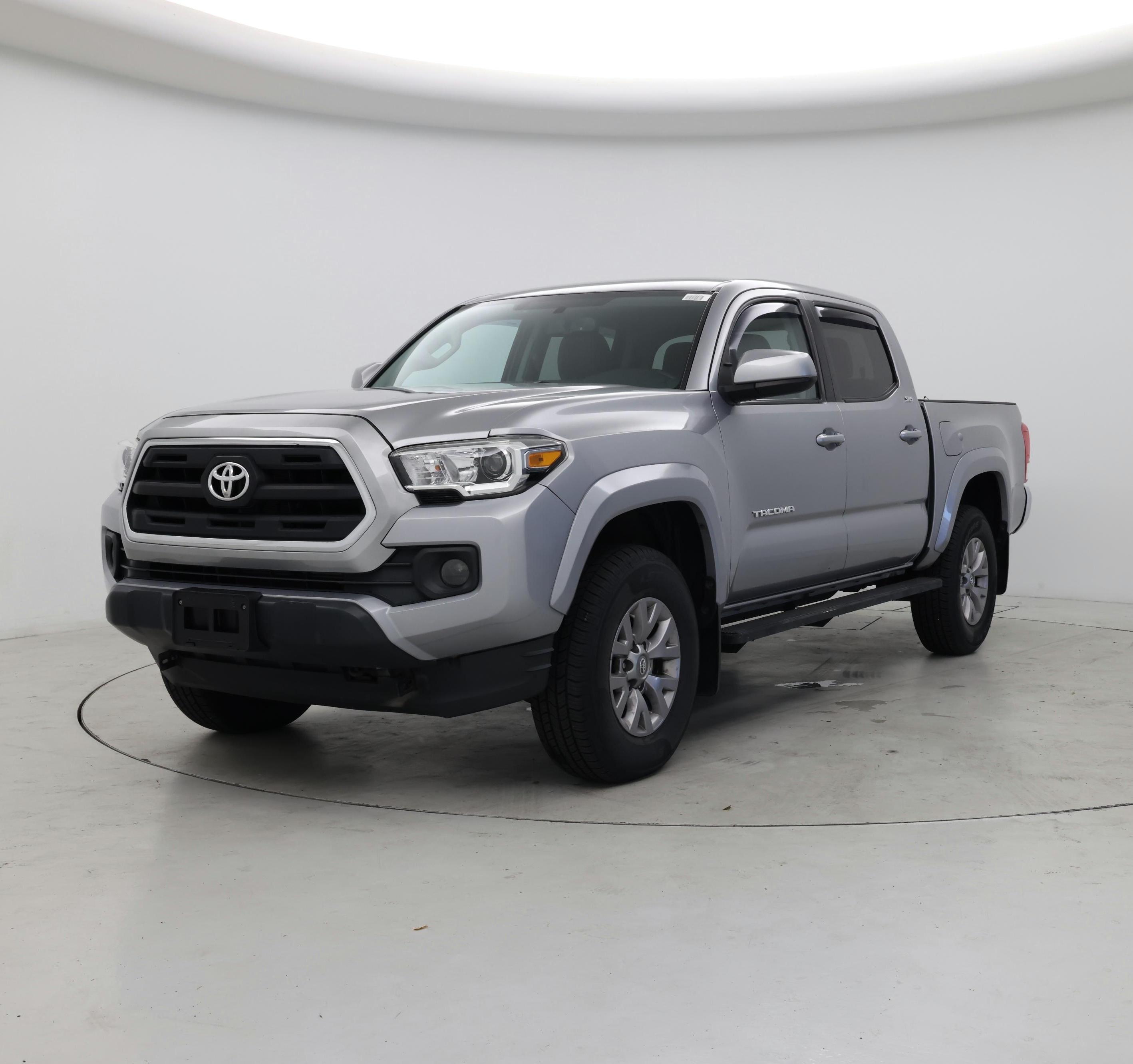 Thumbnail: 2017 Toyota Tacoma - 4