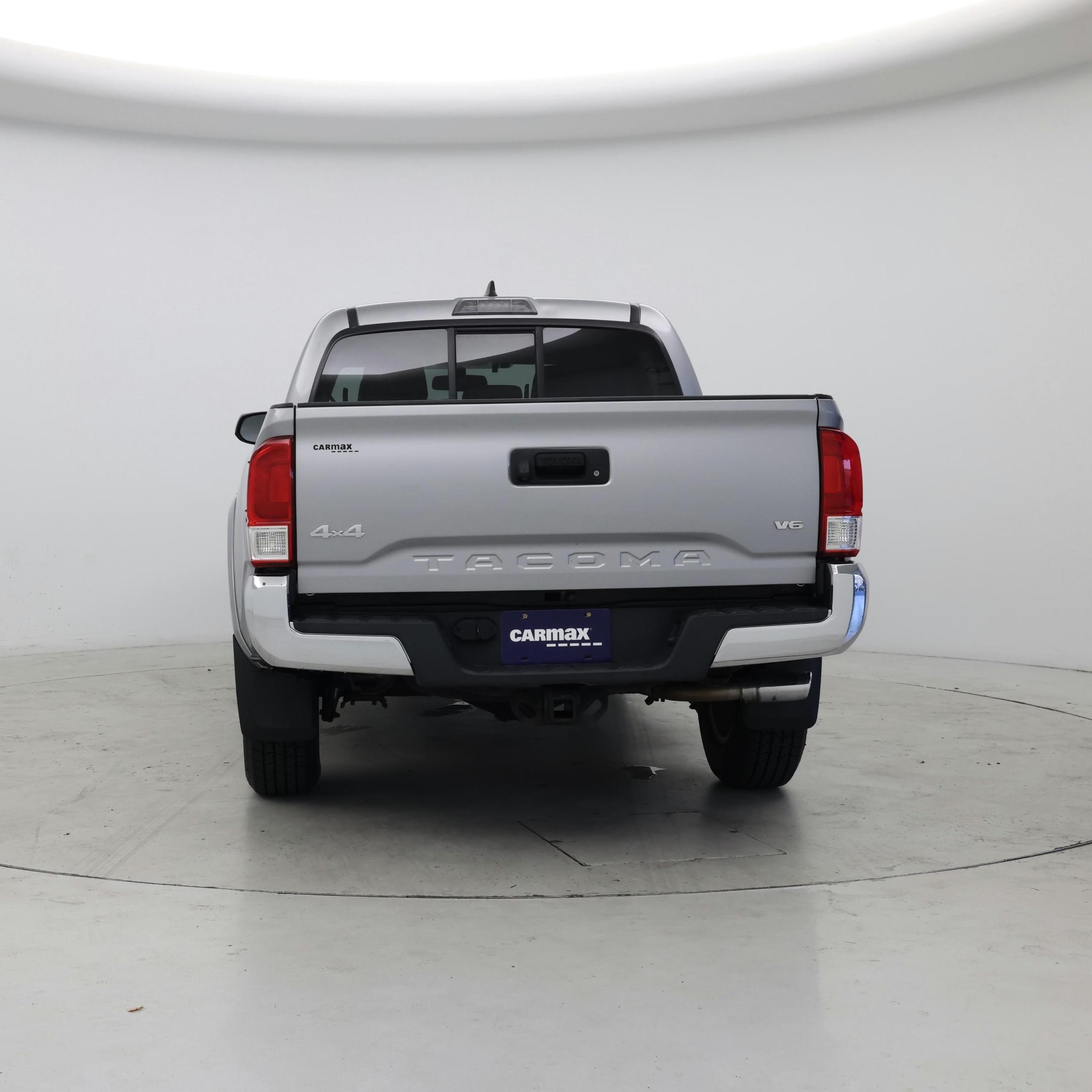 Thumbnail: 2017 Toyota Tacoma - 6