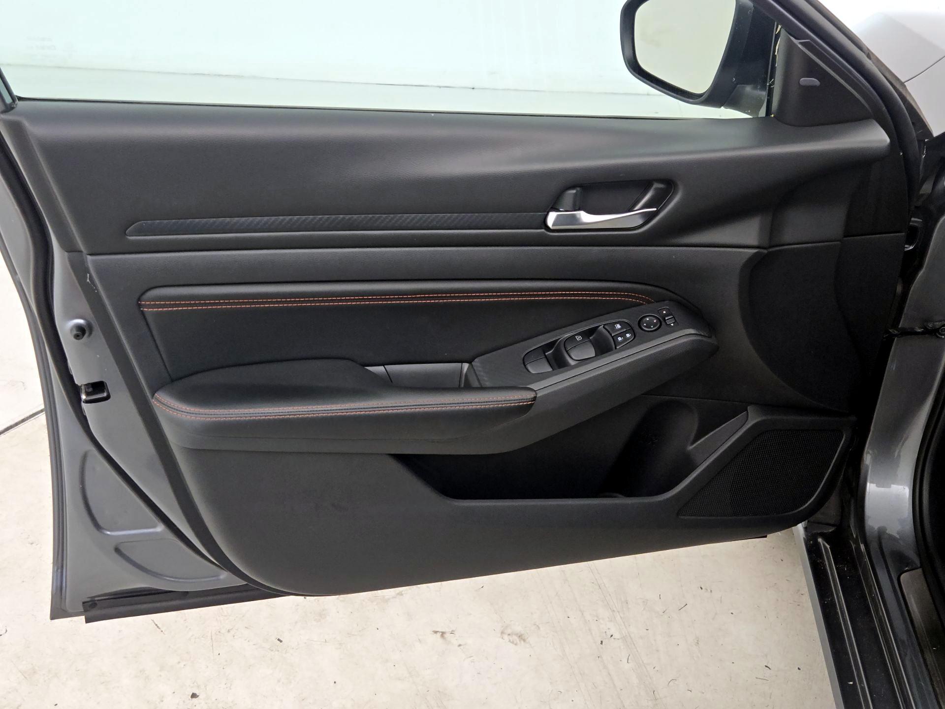 Thumbnail: 2020 Nissan Altima - 12