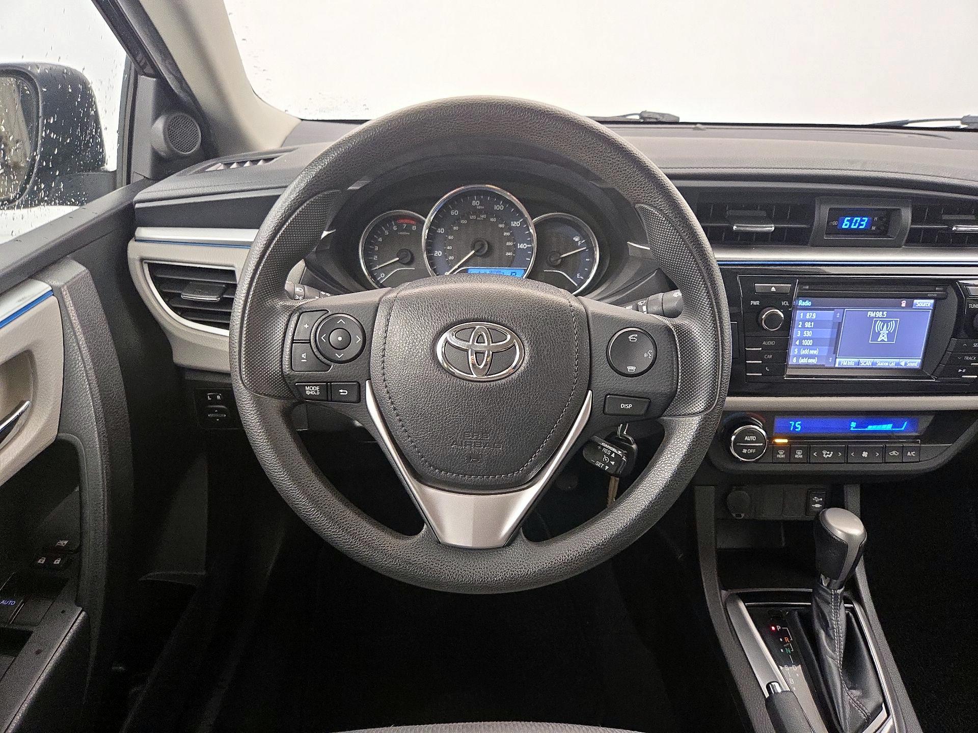 Thumbnail: 2014 Toyota Corolla - 10