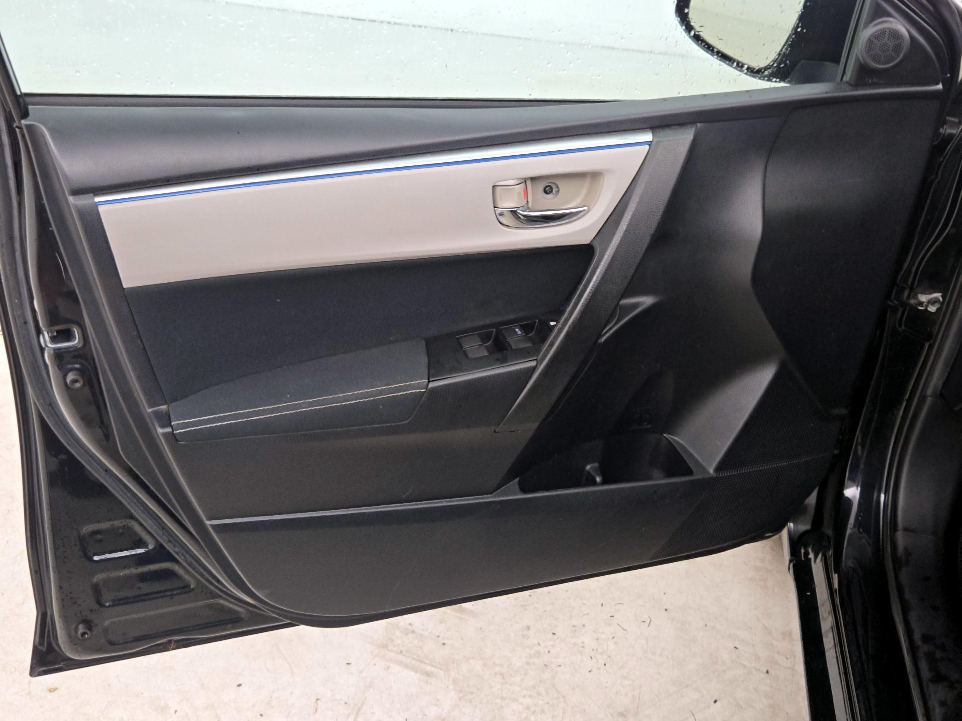 Thumbnail: 2014 Toyota Corolla - 12