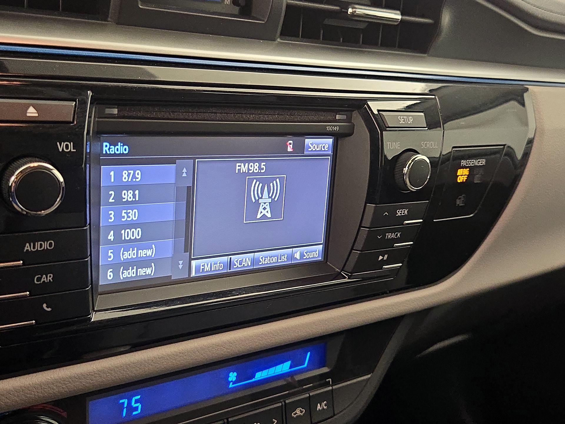 Thumbnail: 2014 Toyota Corolla - 15