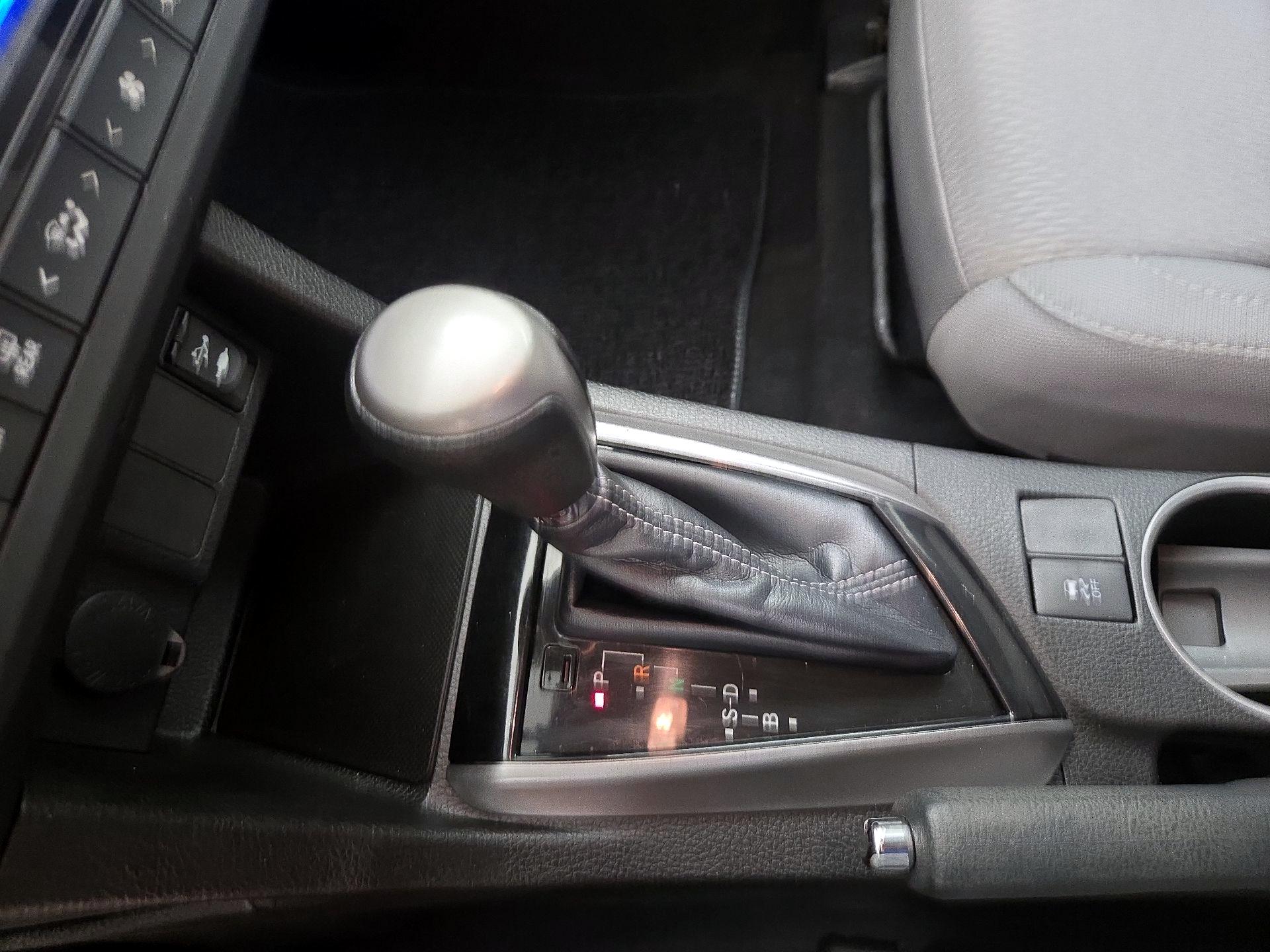 Thumbnail: 2014 Toyota Corolla - 17
