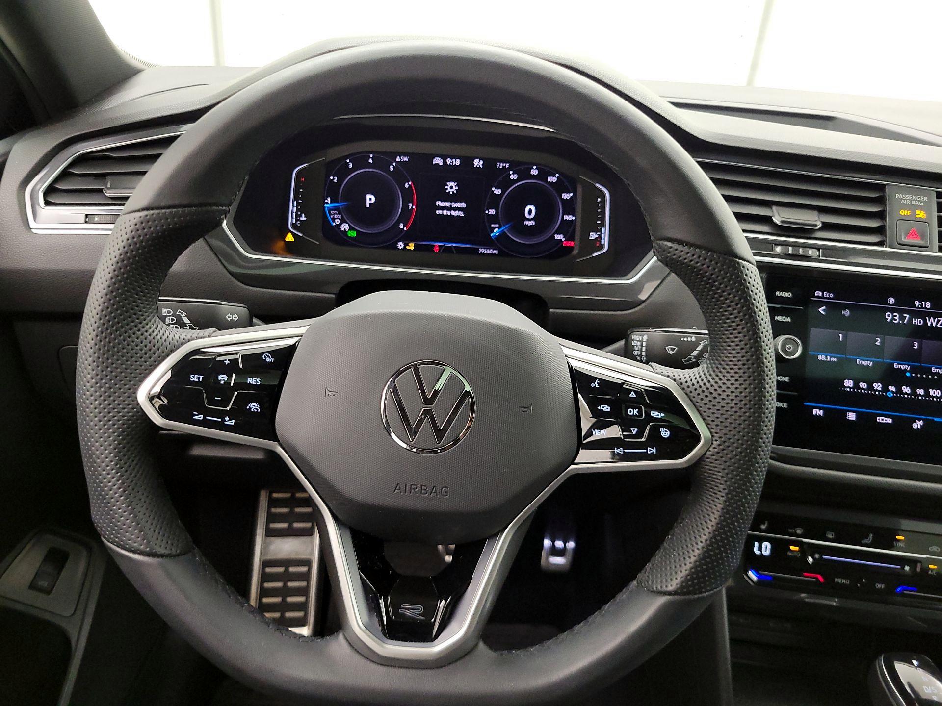 Thumbnail: 2022 Volkswagen Tiguan - 10