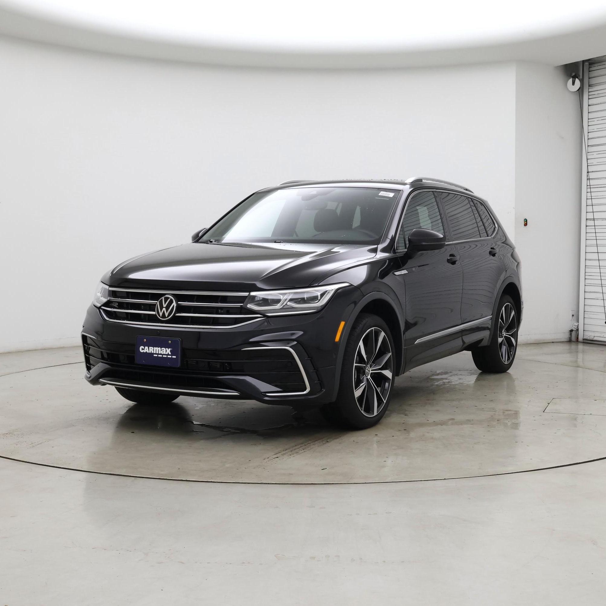 Thumbnail: 2022 Volkswagen Tiguan - 4
