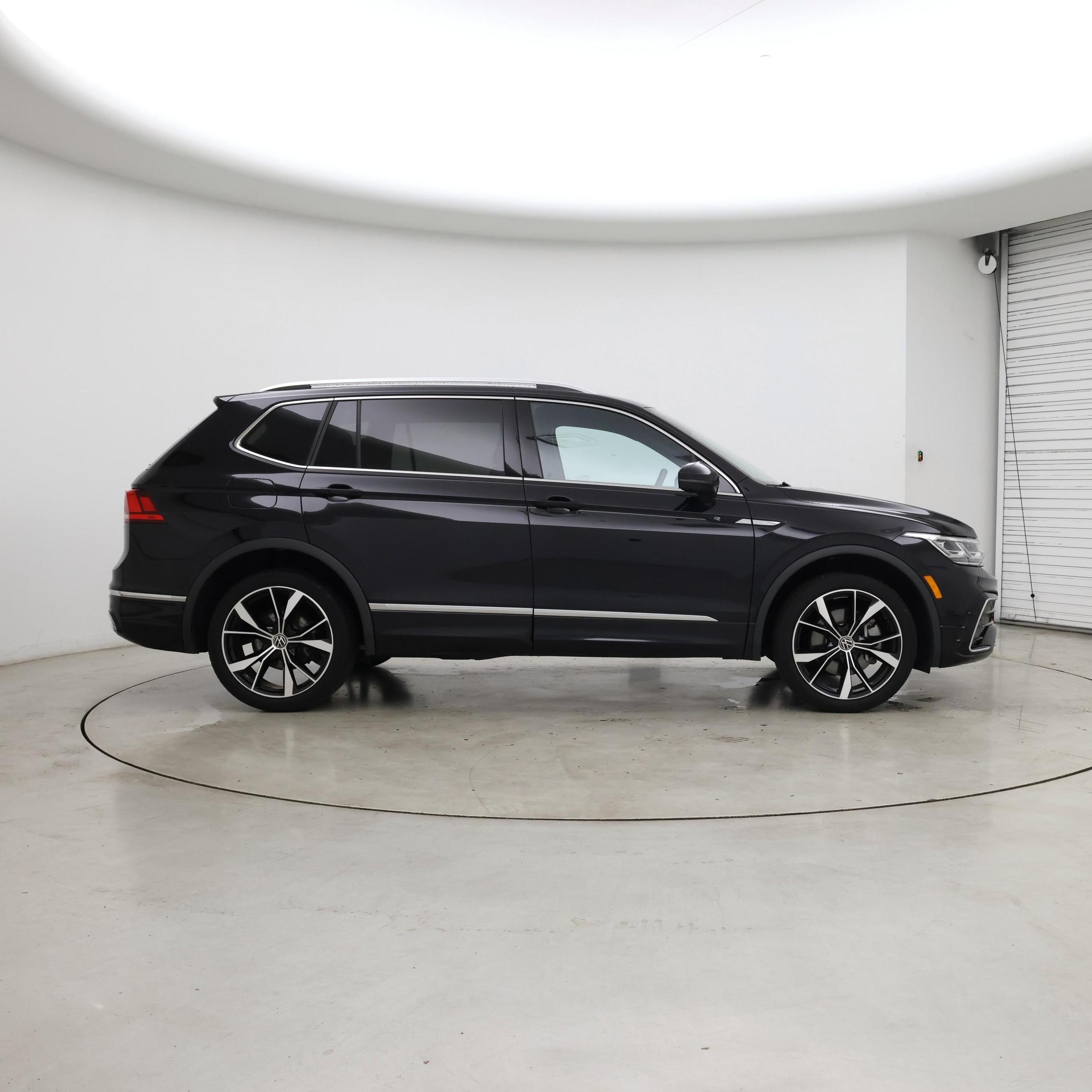 Thumbnail: 2022 Volkswagen Tiguan - 7
