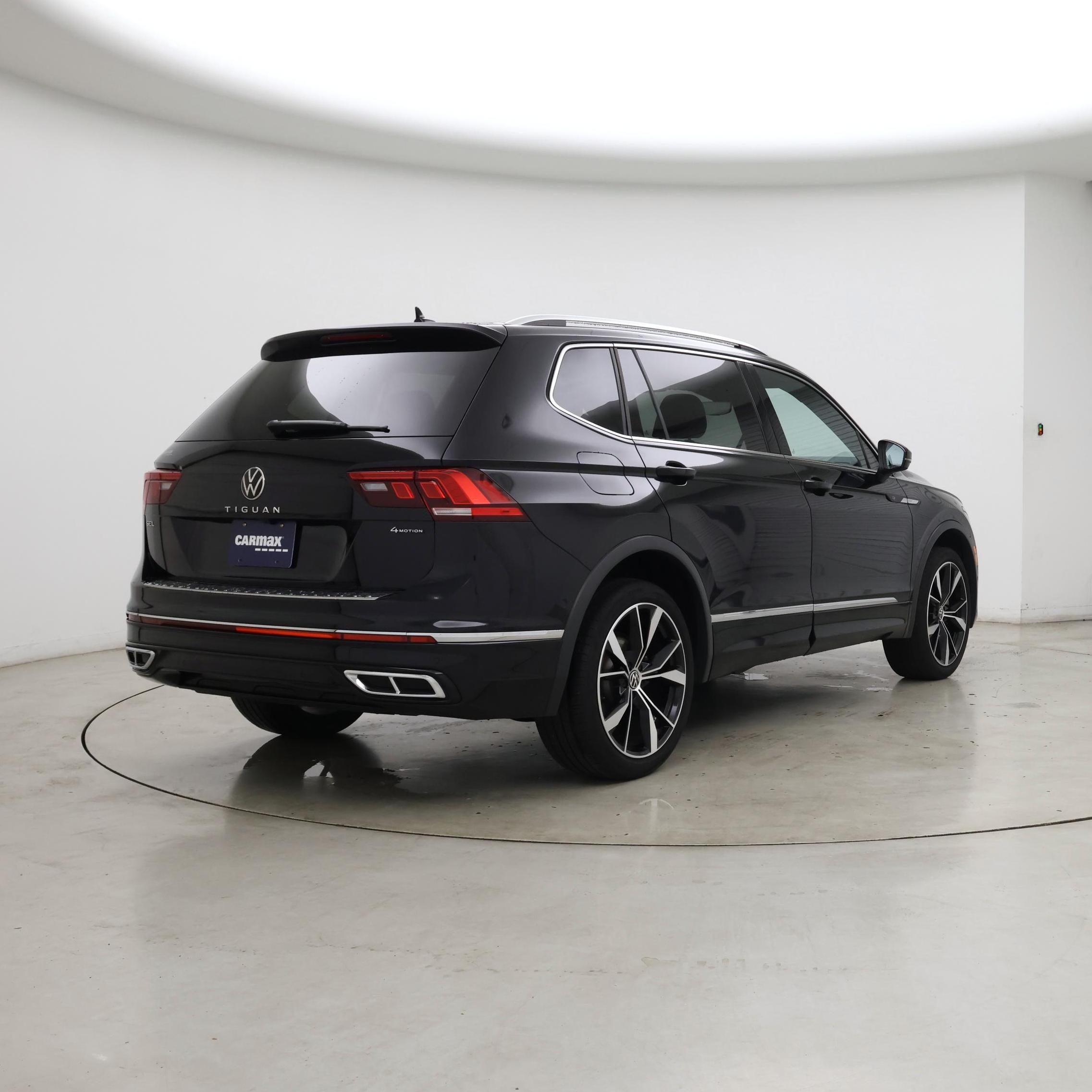 Thumbnail: 2022 Volkswagen Tiguan - 8