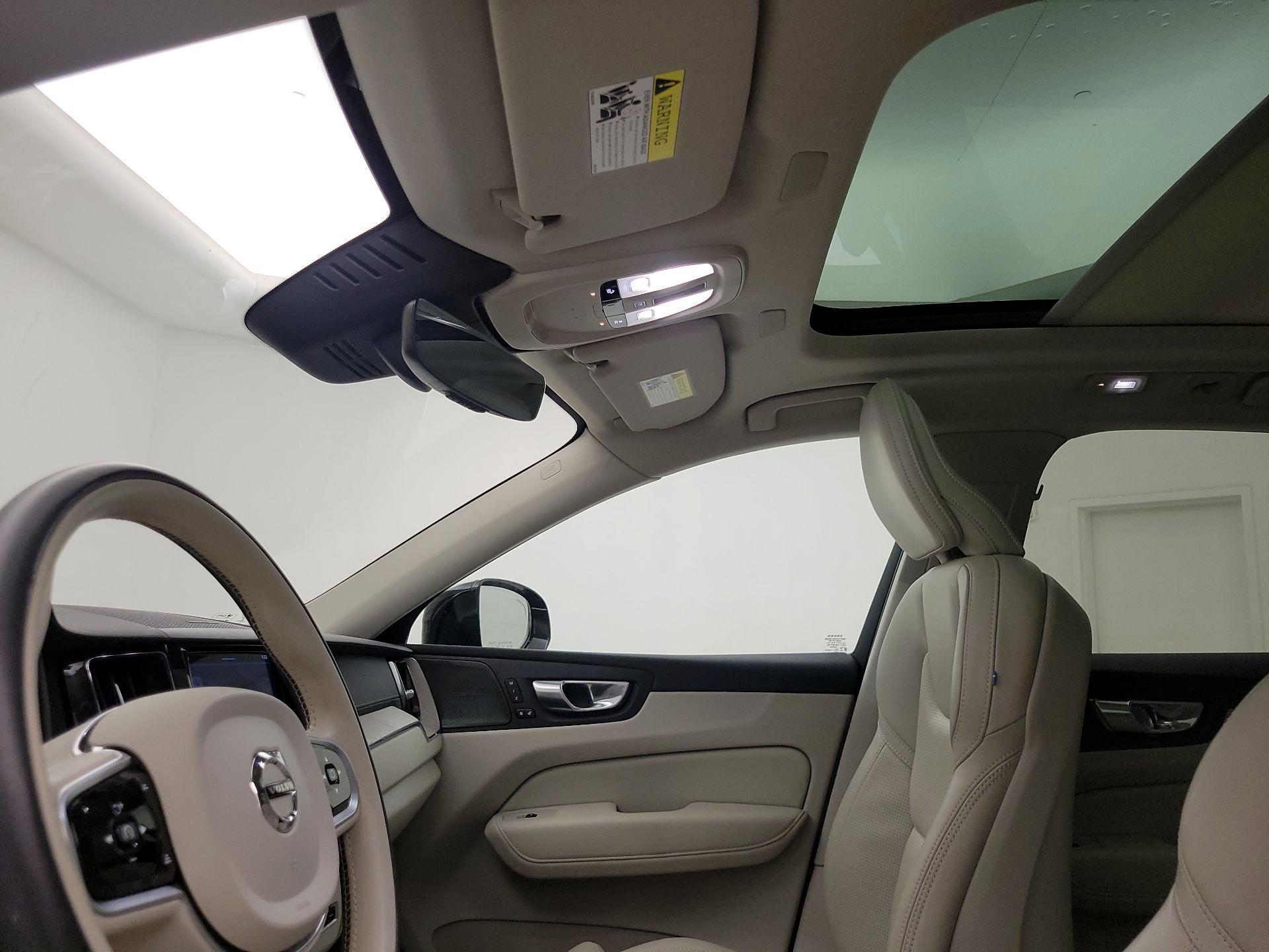 Thumbnail: 2022 Volvo XC60 - 19