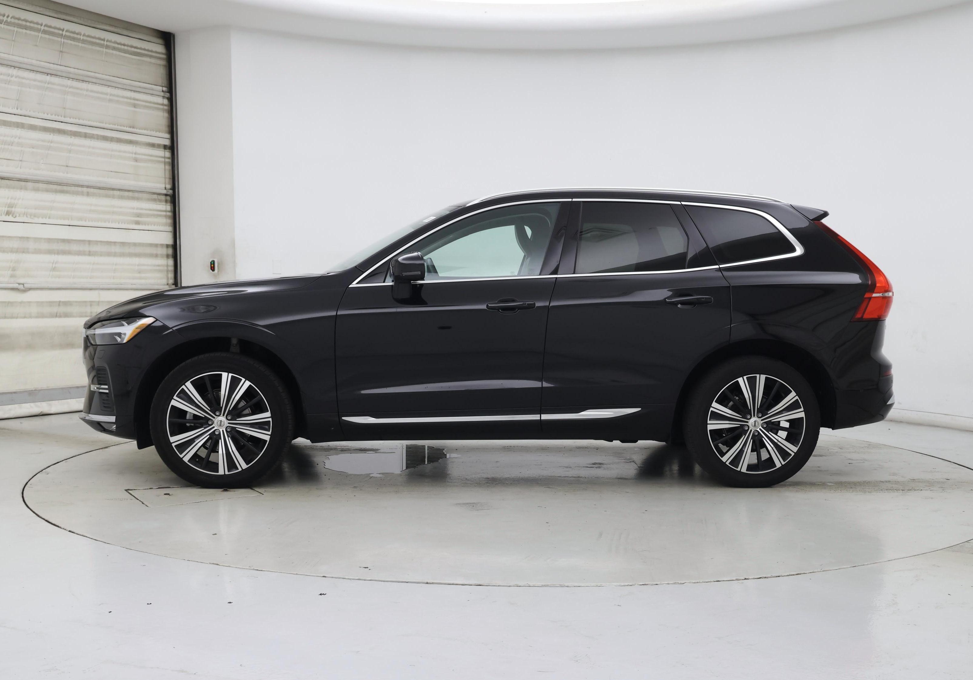 Thumbnail: 2022 Volvo XC60 - 3