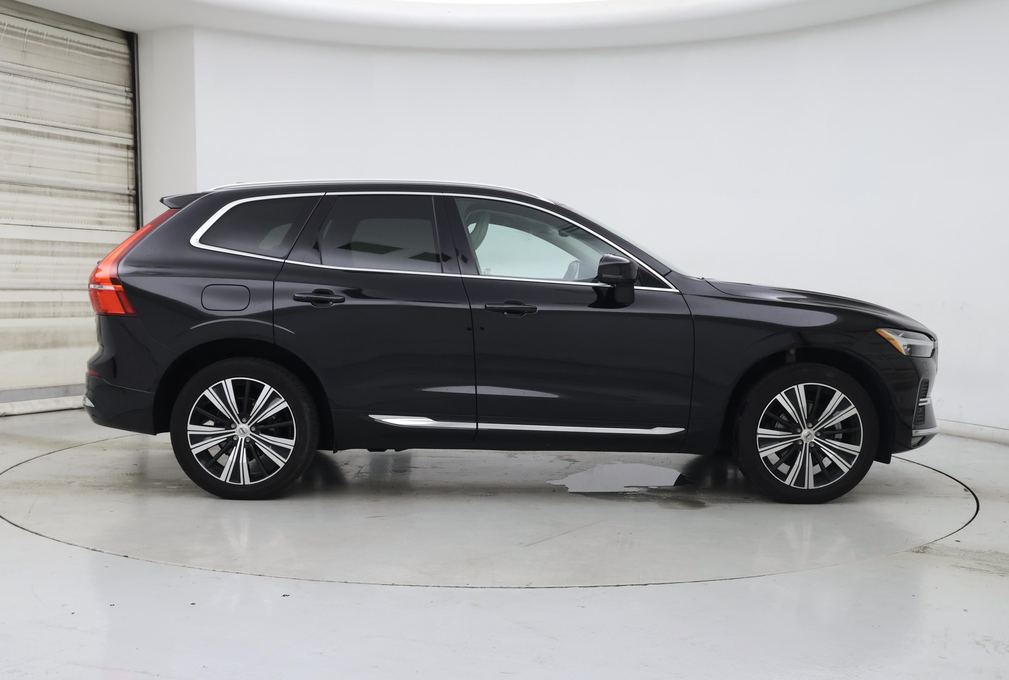 Thumbnail: 2022 Volvo XC60 - 7