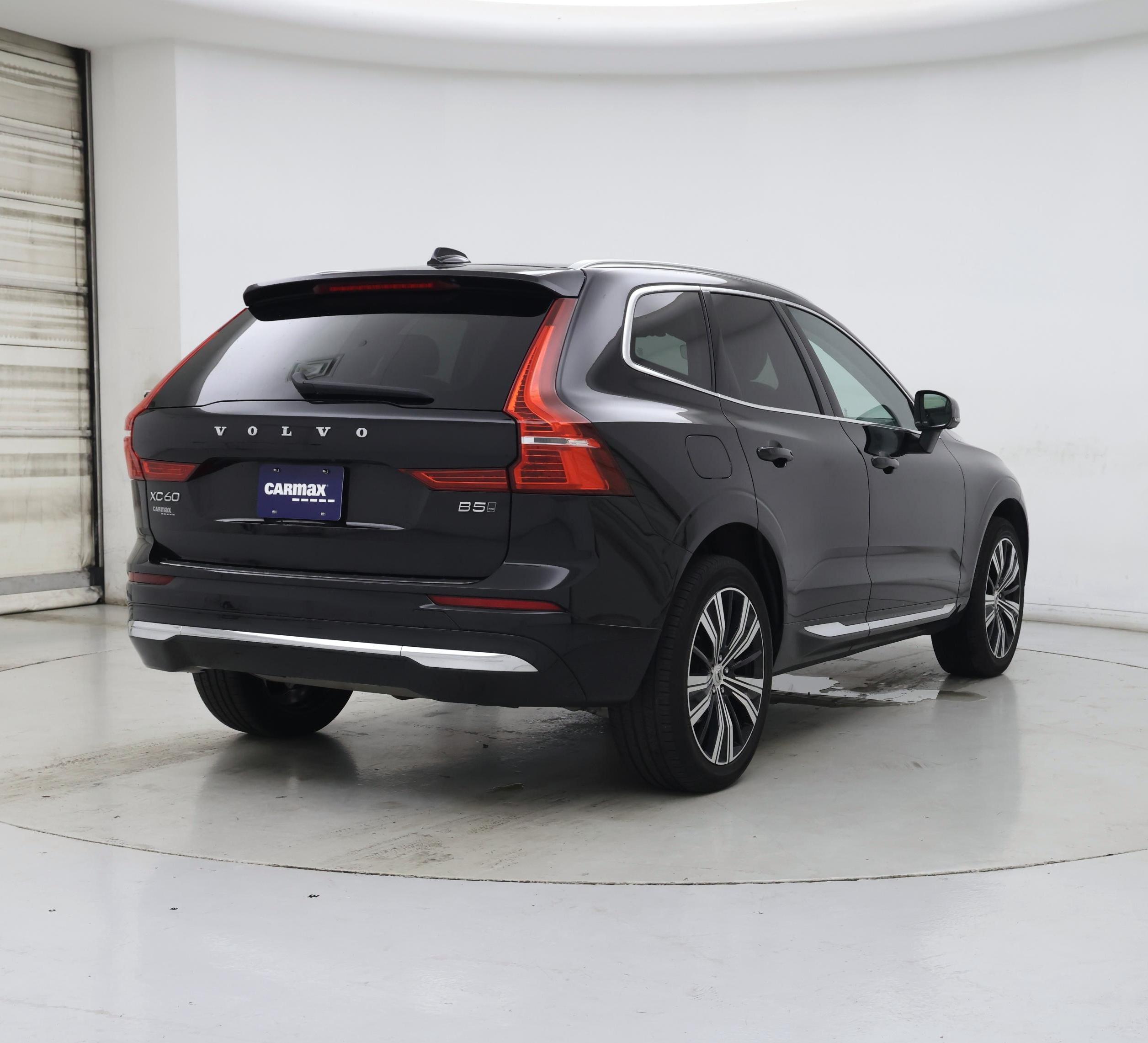 Thumbnail: 2022 Volvo XC60 - 8