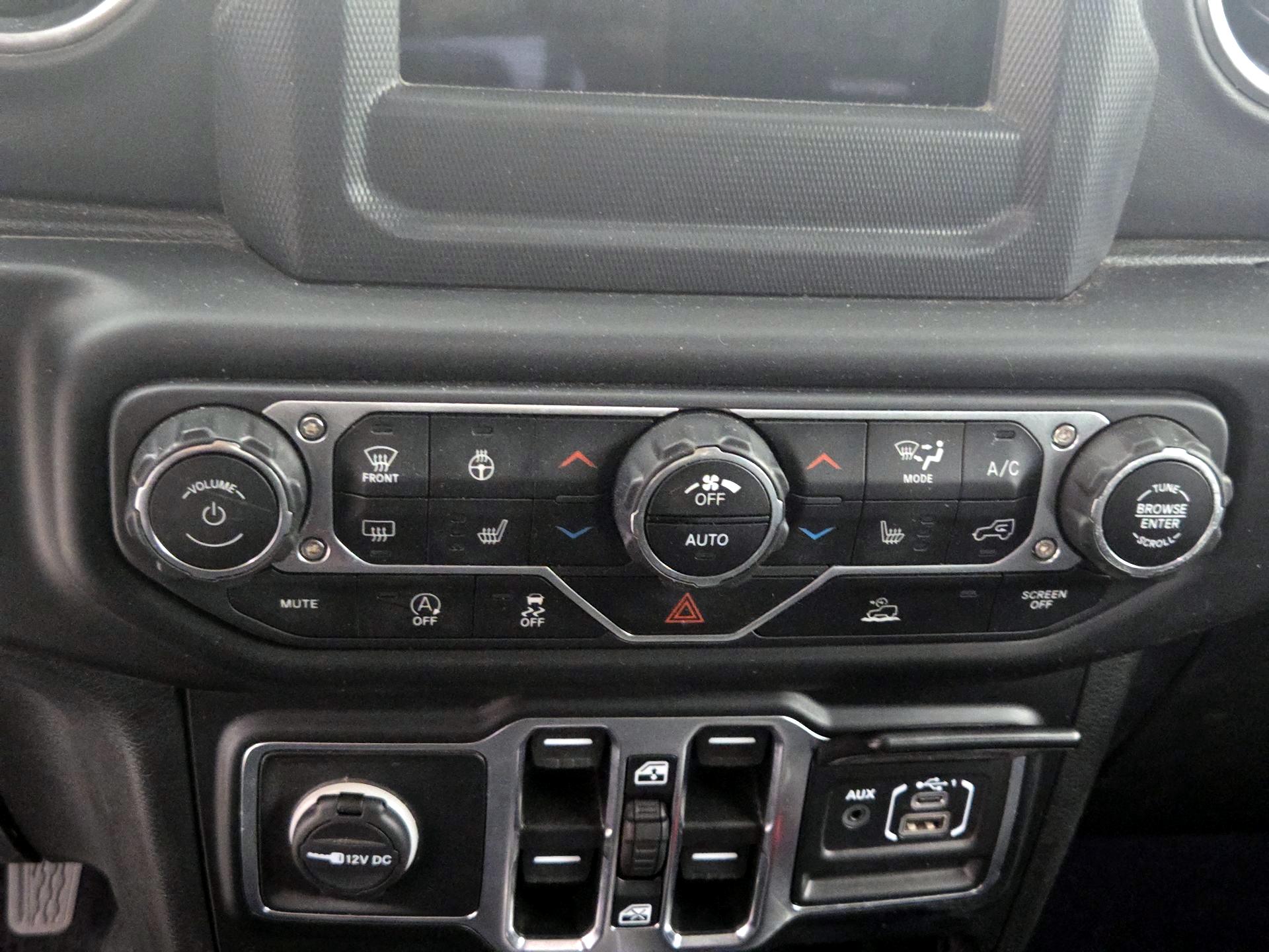 Thumbnail: 2020 Jeep Gladiator - 16