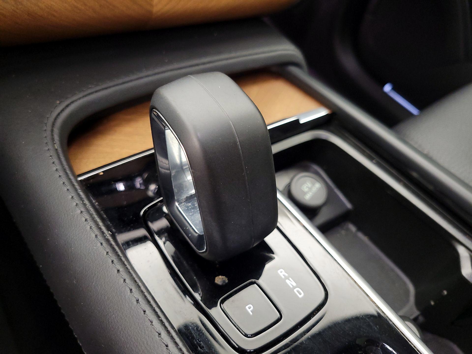 Thumbnail: 2024 Volvo XC90 - 17