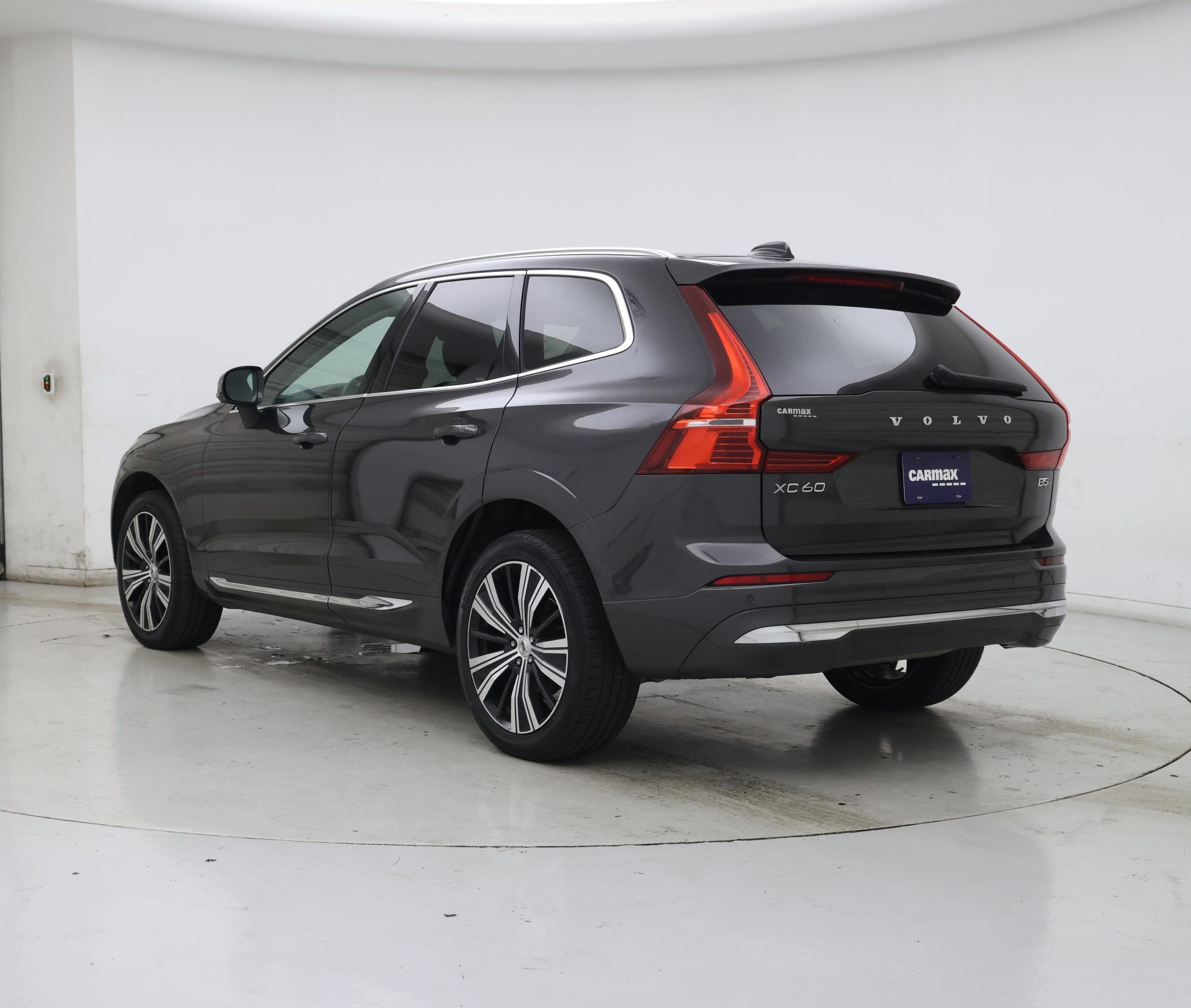 Thumbnail: 2022 Volvo XC60 - 2