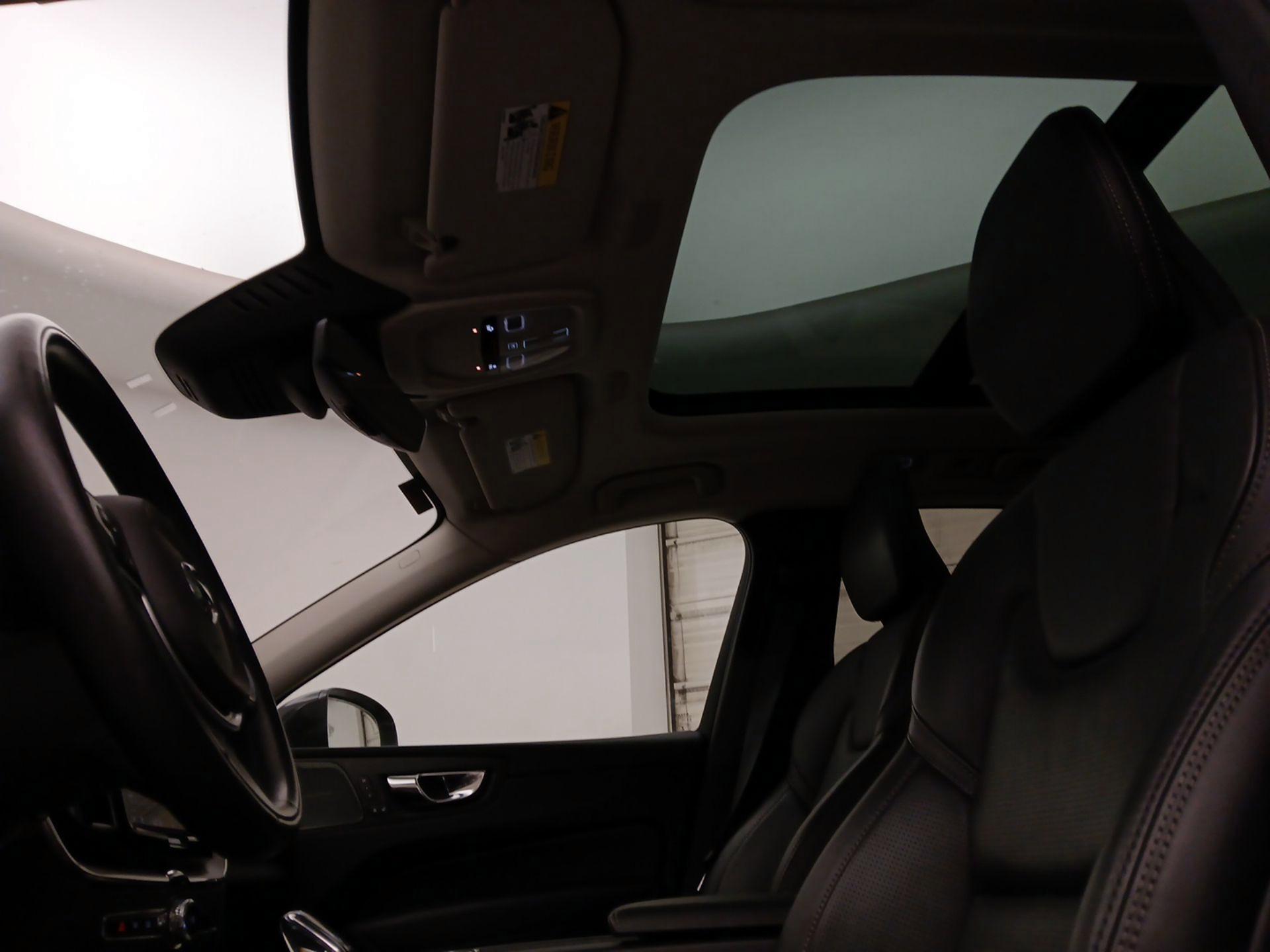 Thumbnail: 2022 Volvo XC60 - 19