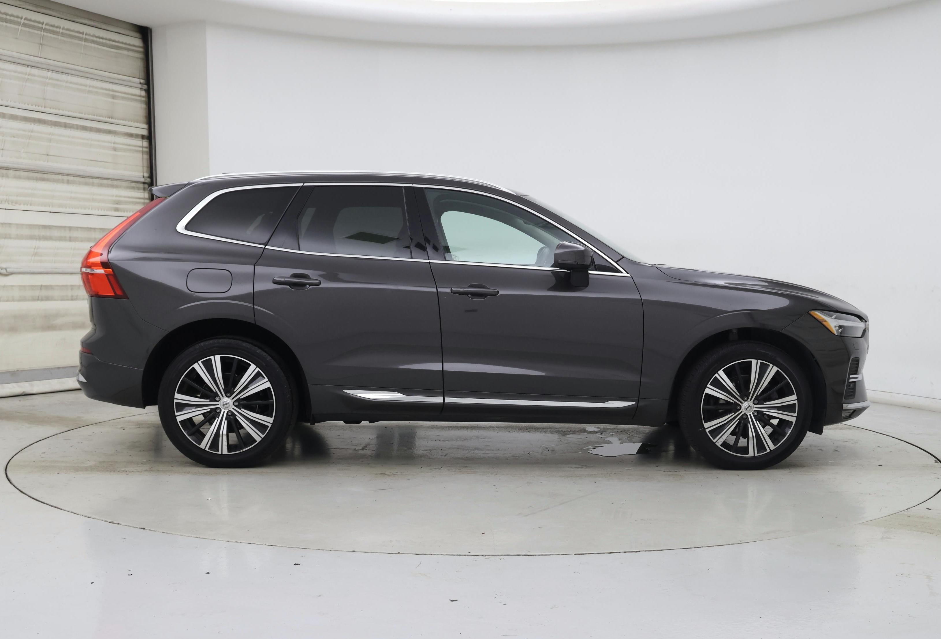 Thumbnail: 2022 Volvo XC60 - 7