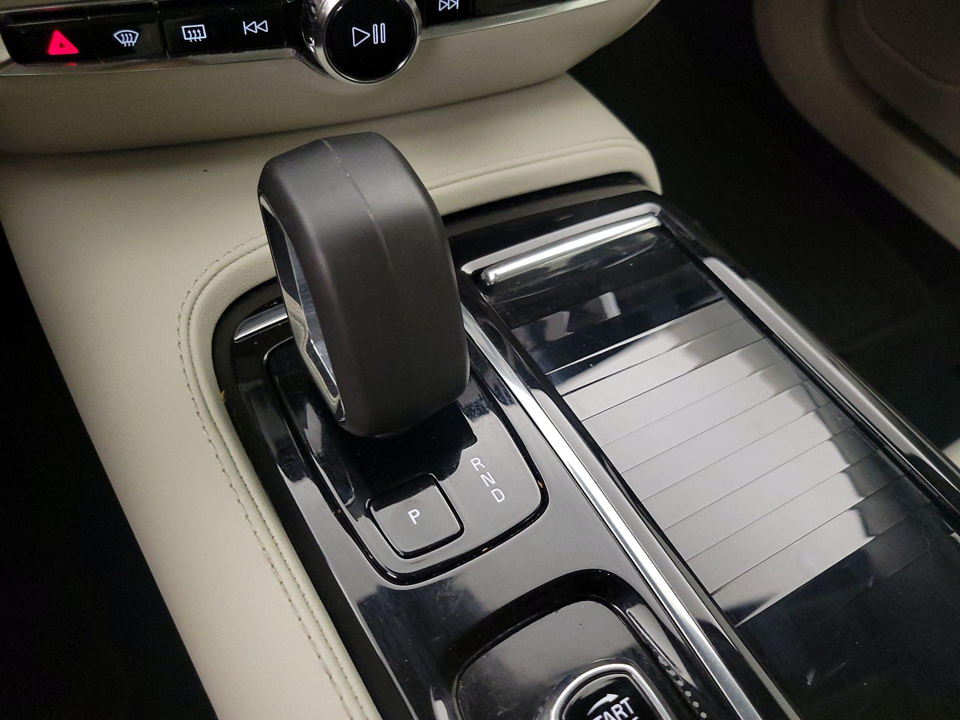 Thumbnail: 2024 Volvo S60 - 18