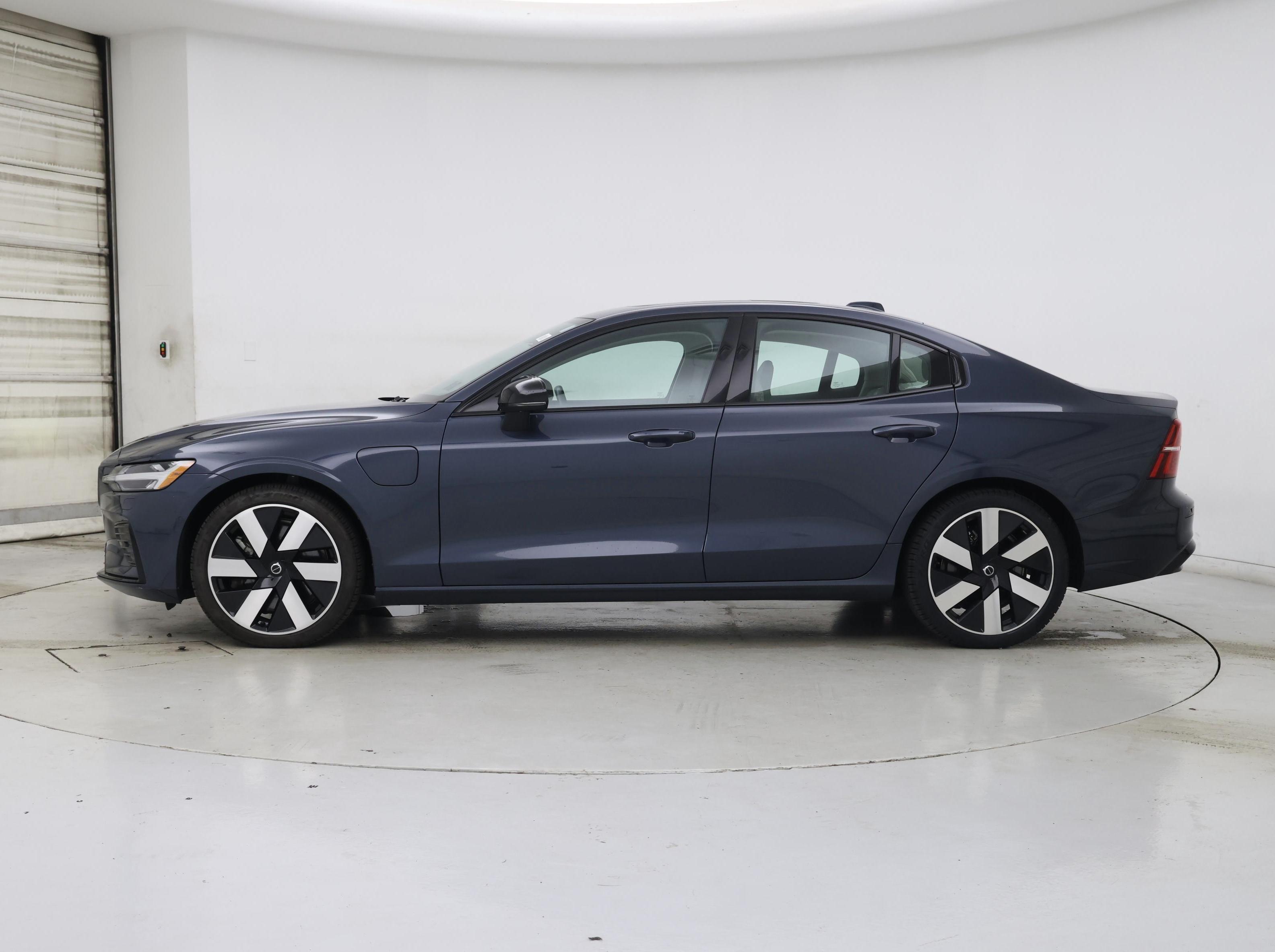 Thumbnail: 2024 Volvo S60 - 3
